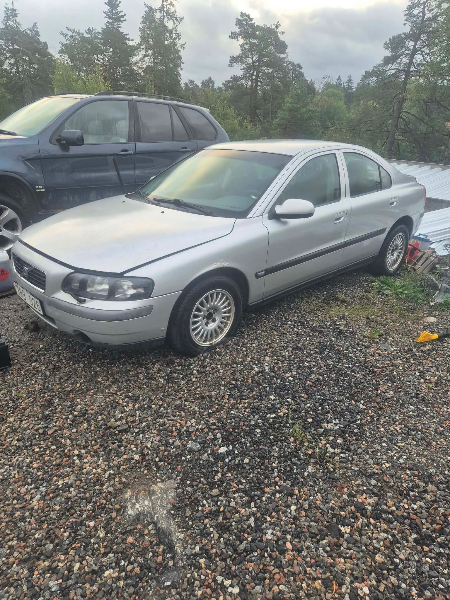Volvo S60 2.4 Automatisk 2002, bild 2/3