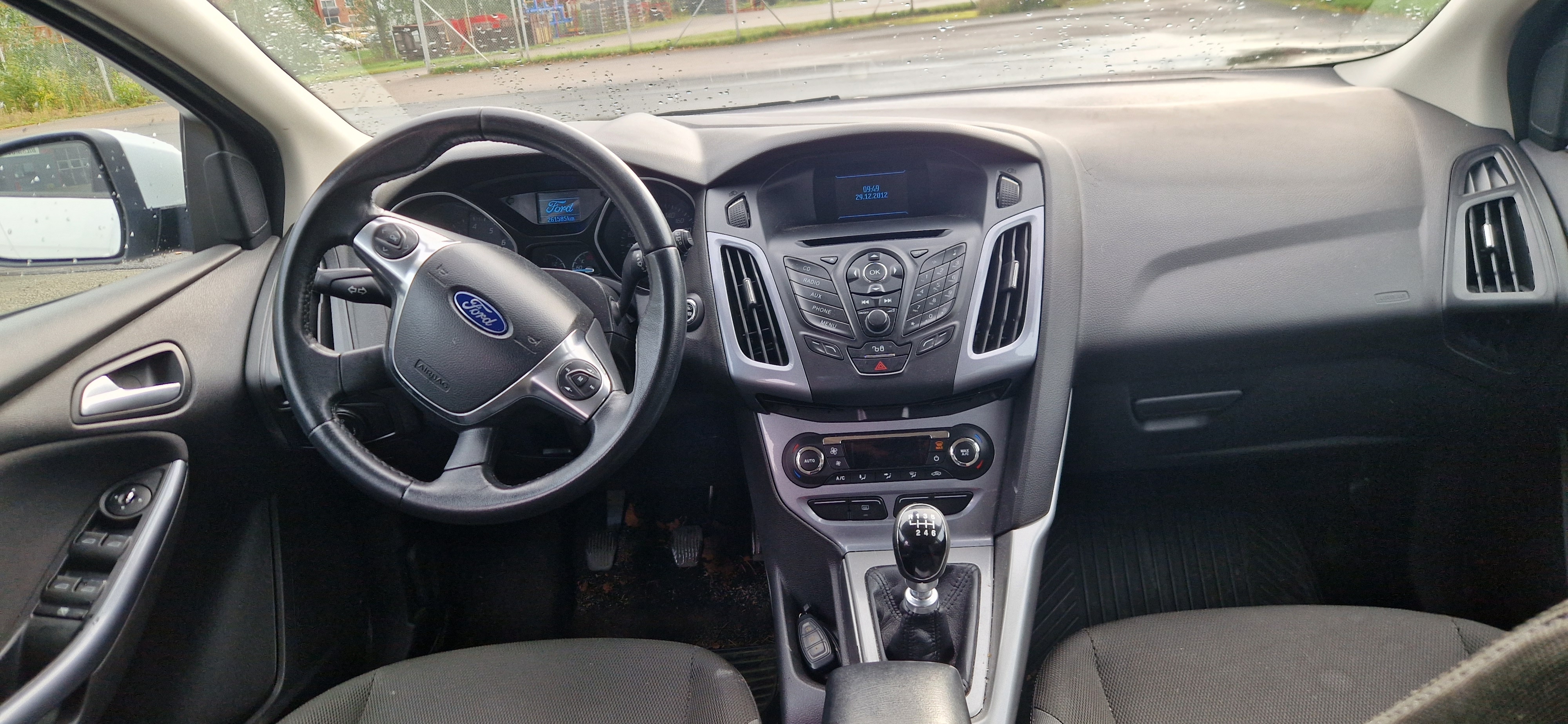 Ford Focus 2013, bild 2/3
