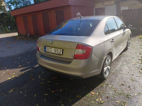Skoda Rapid 1.6 TDI Manuell 2014, bild 4/8