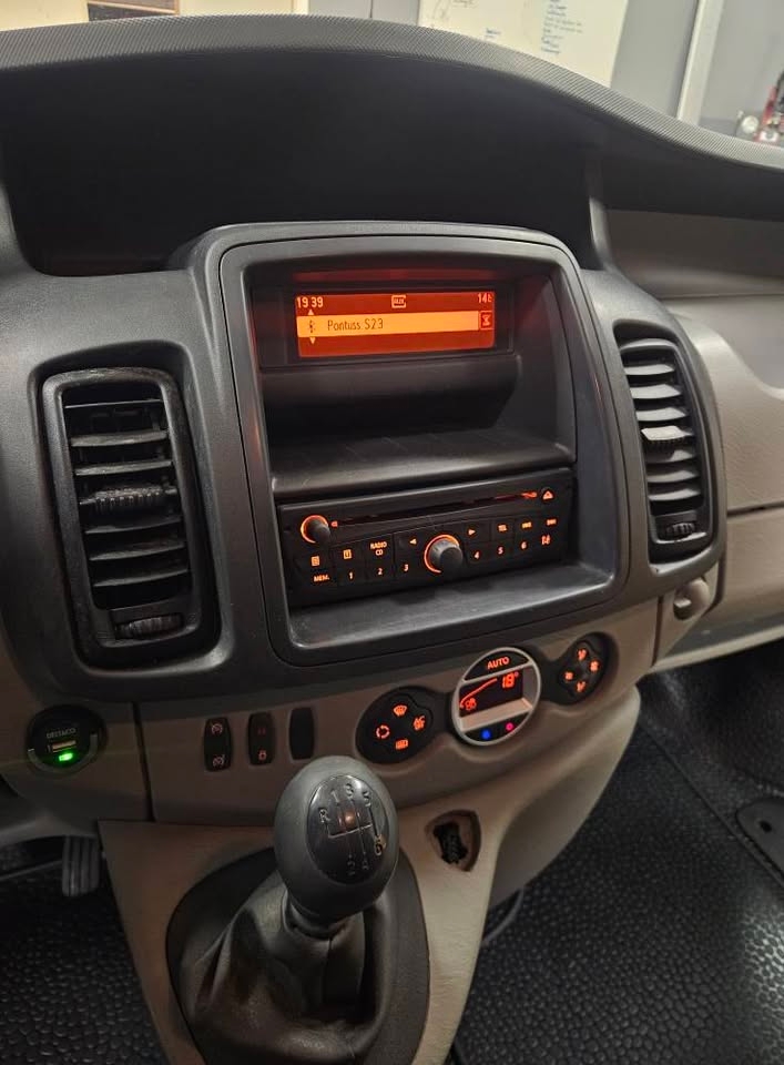 Renault Trafic 2011, bild 6/7