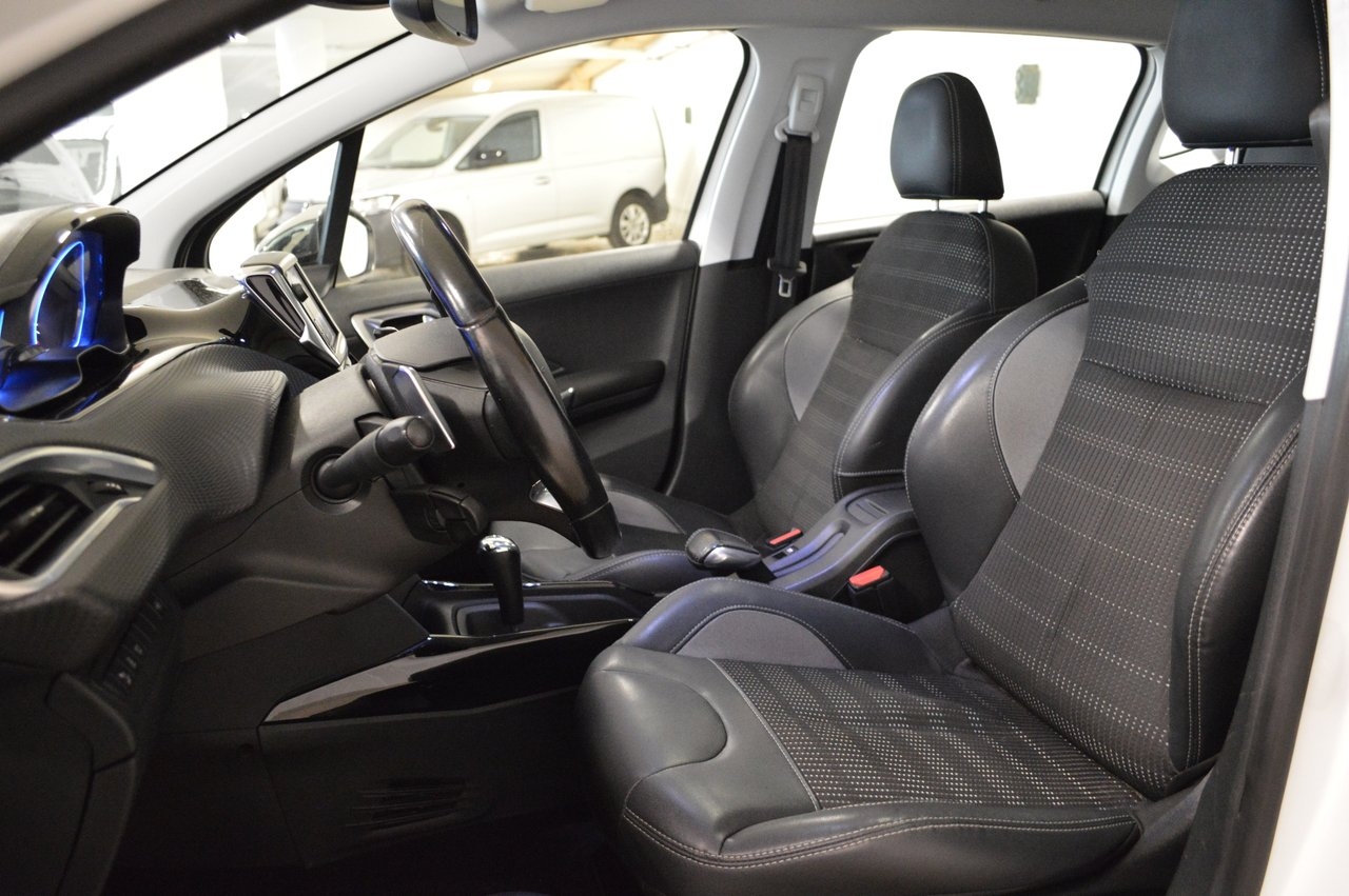 Peugeot 2008 1.2 VTi Allure 2016, bild 7/10