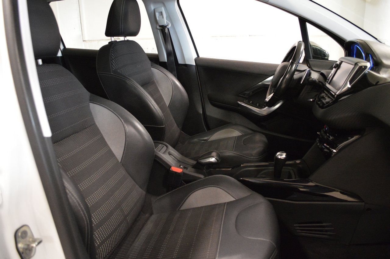 Peugeot 2008 1.2 VTi Allure 2016, bild 4/10