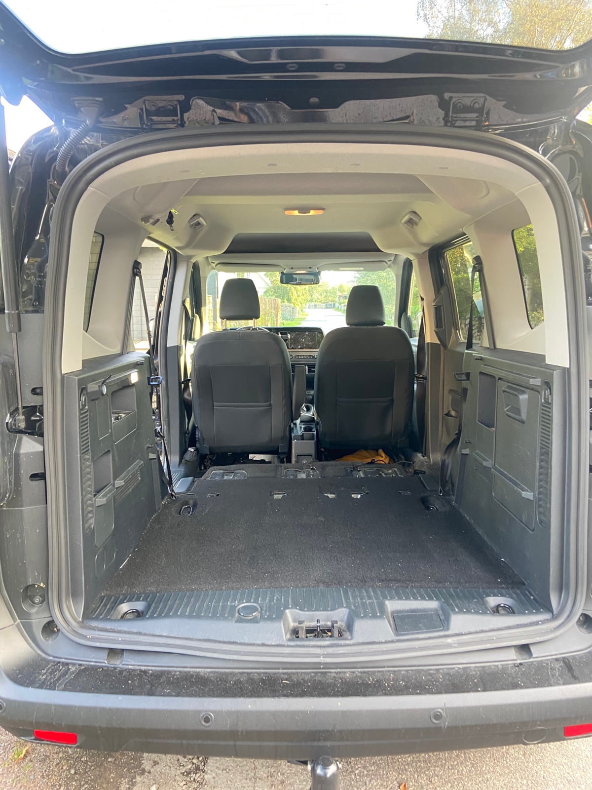 Ford Tourneo Courier 2025, bild 3/10