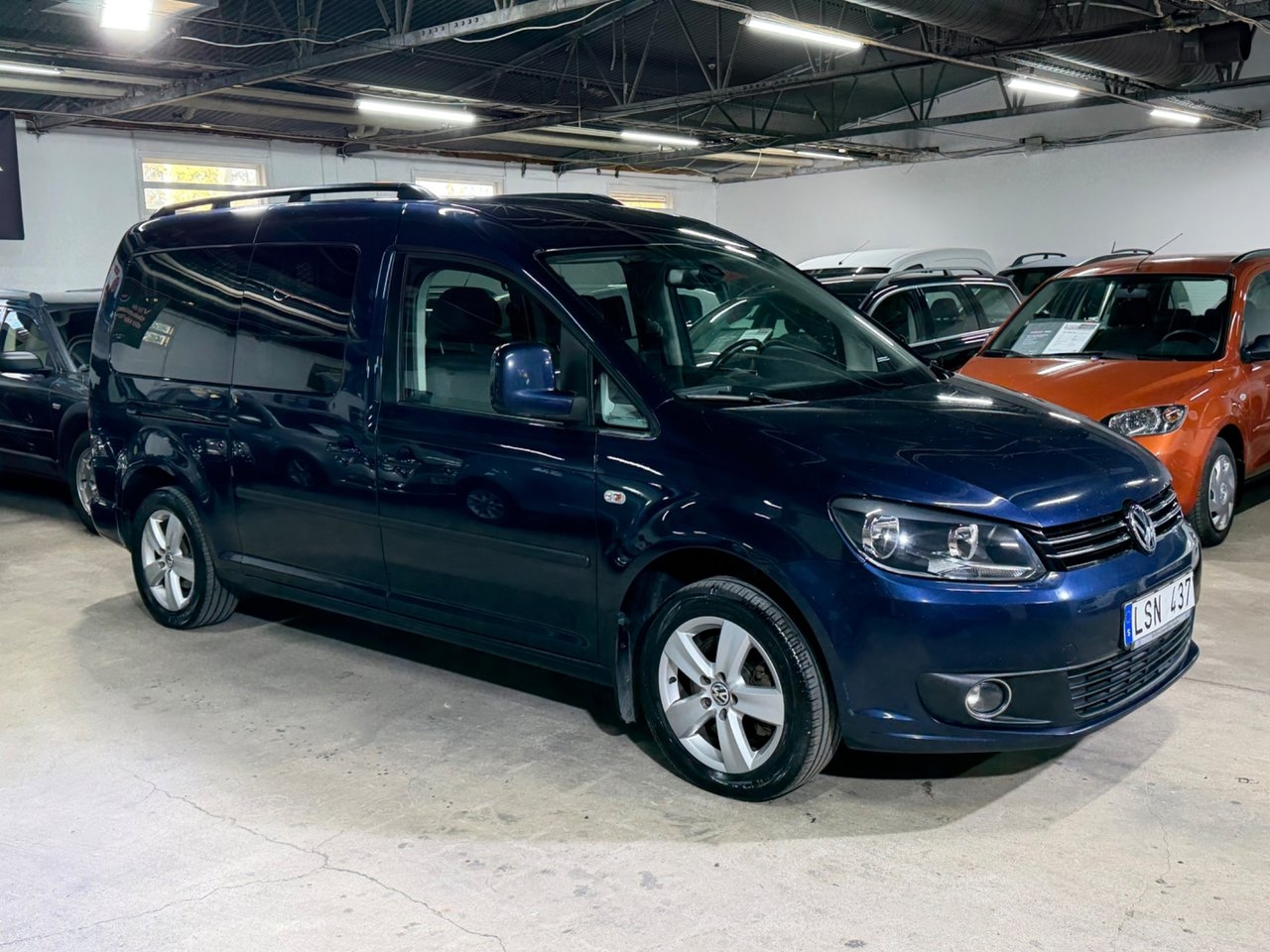 Volkswagen Caddy Maxi 2011, bild 3/10