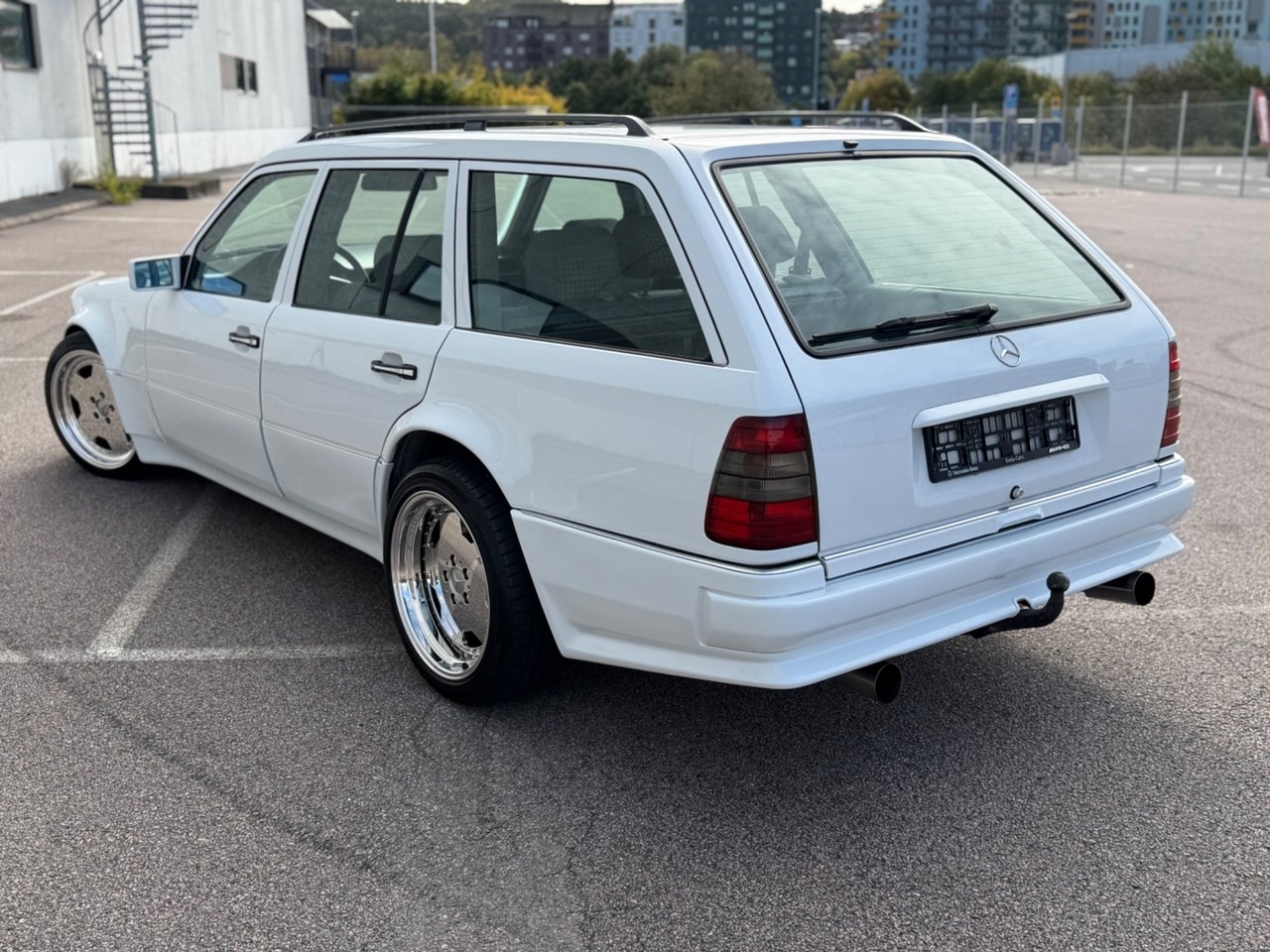 Mercedes-Benz E 1990, bild 4/10
