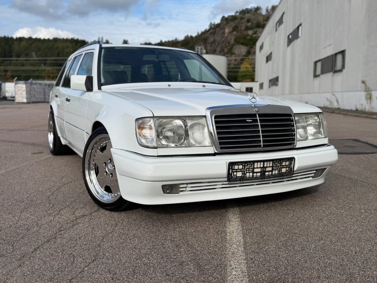 Mercedes-Benz E 1990, bild 7/10