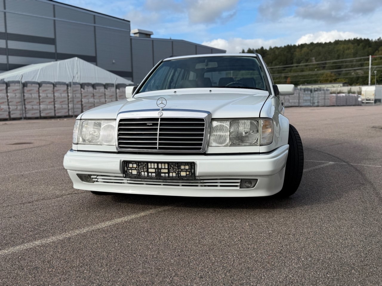 Mercedes-Benz E 1990, bild 6/10