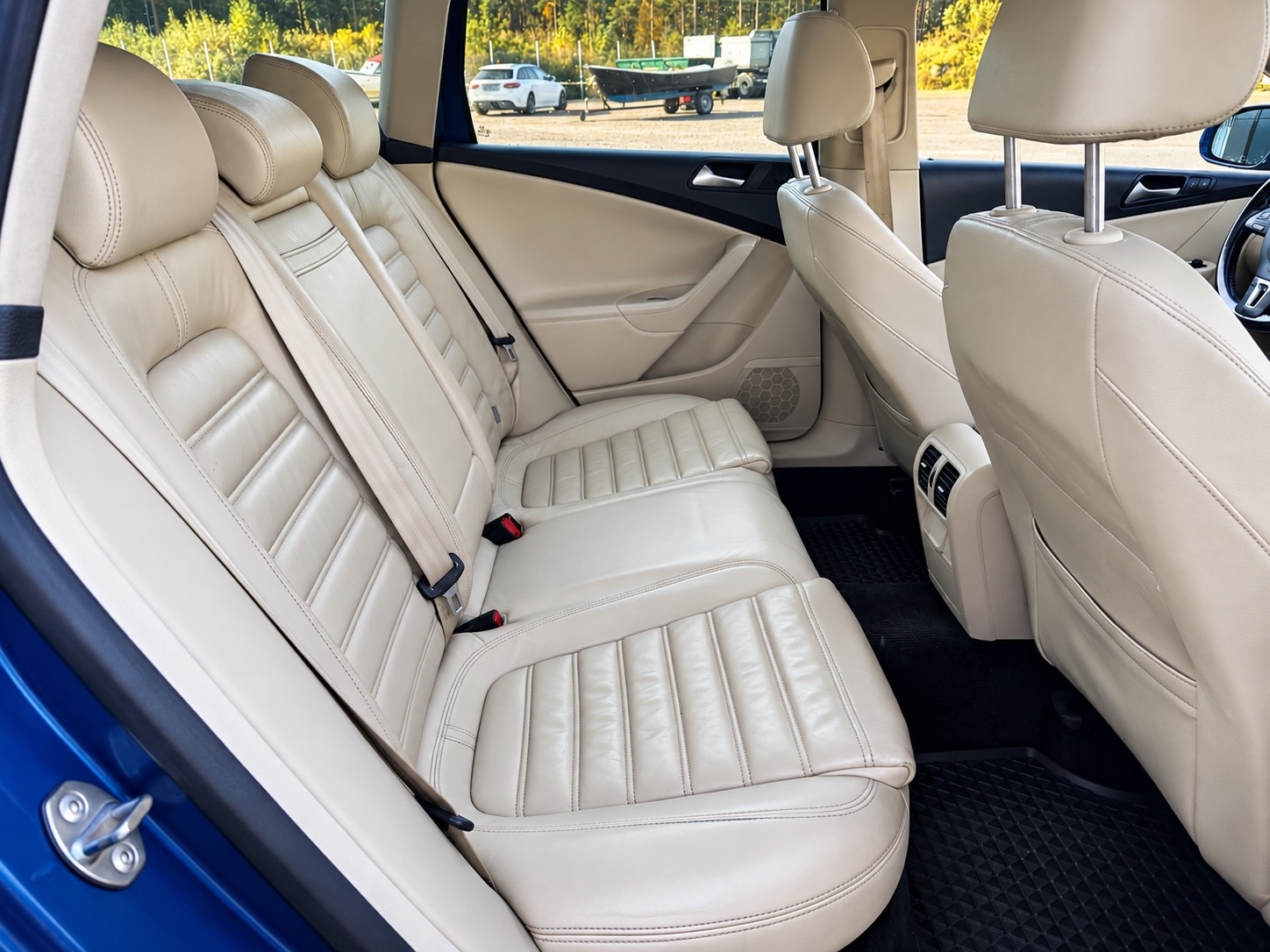 Volkswagen Passat 2010, bild 7/10
