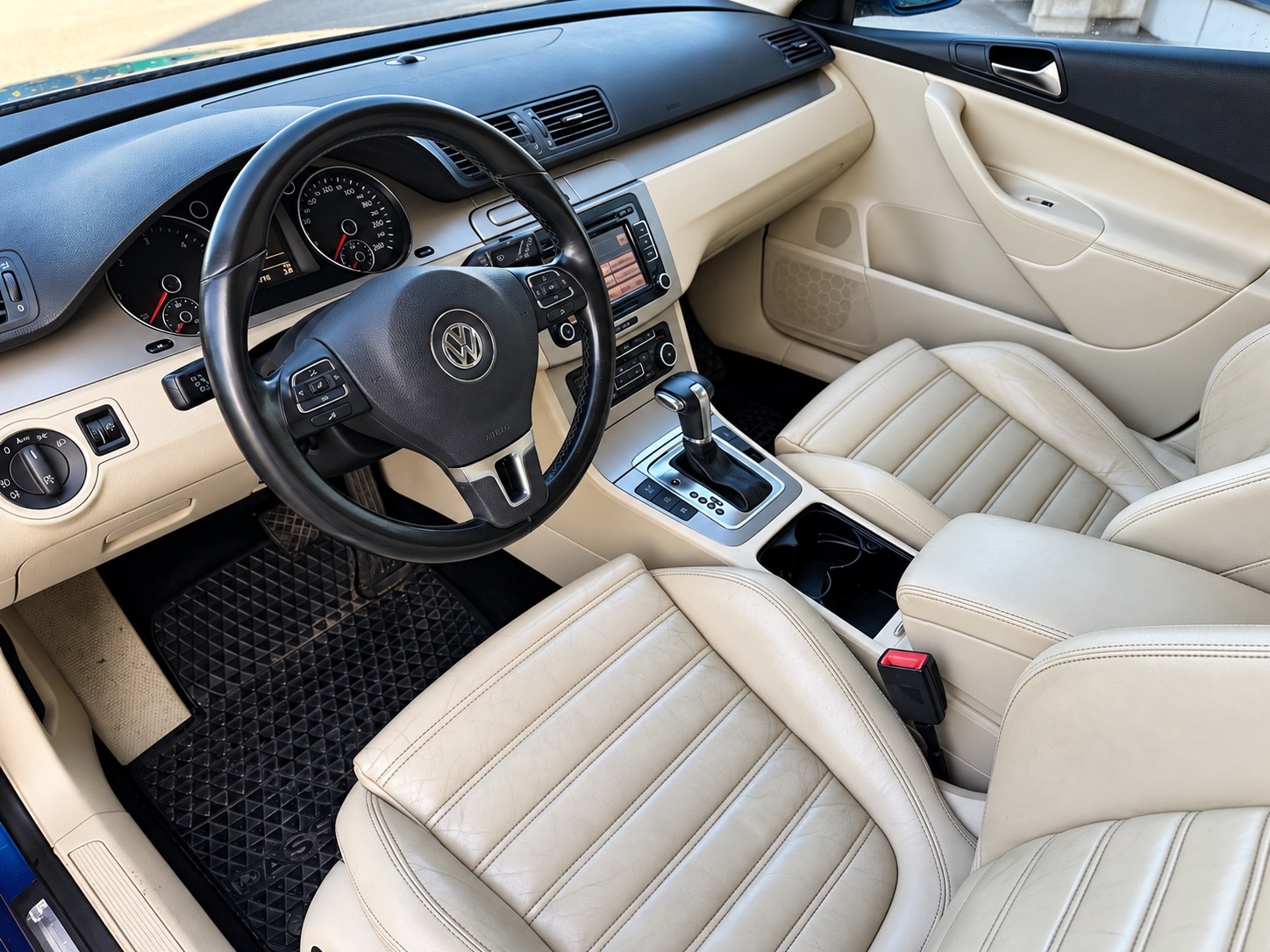 Volkswagen Passat 2010, bild 4/10