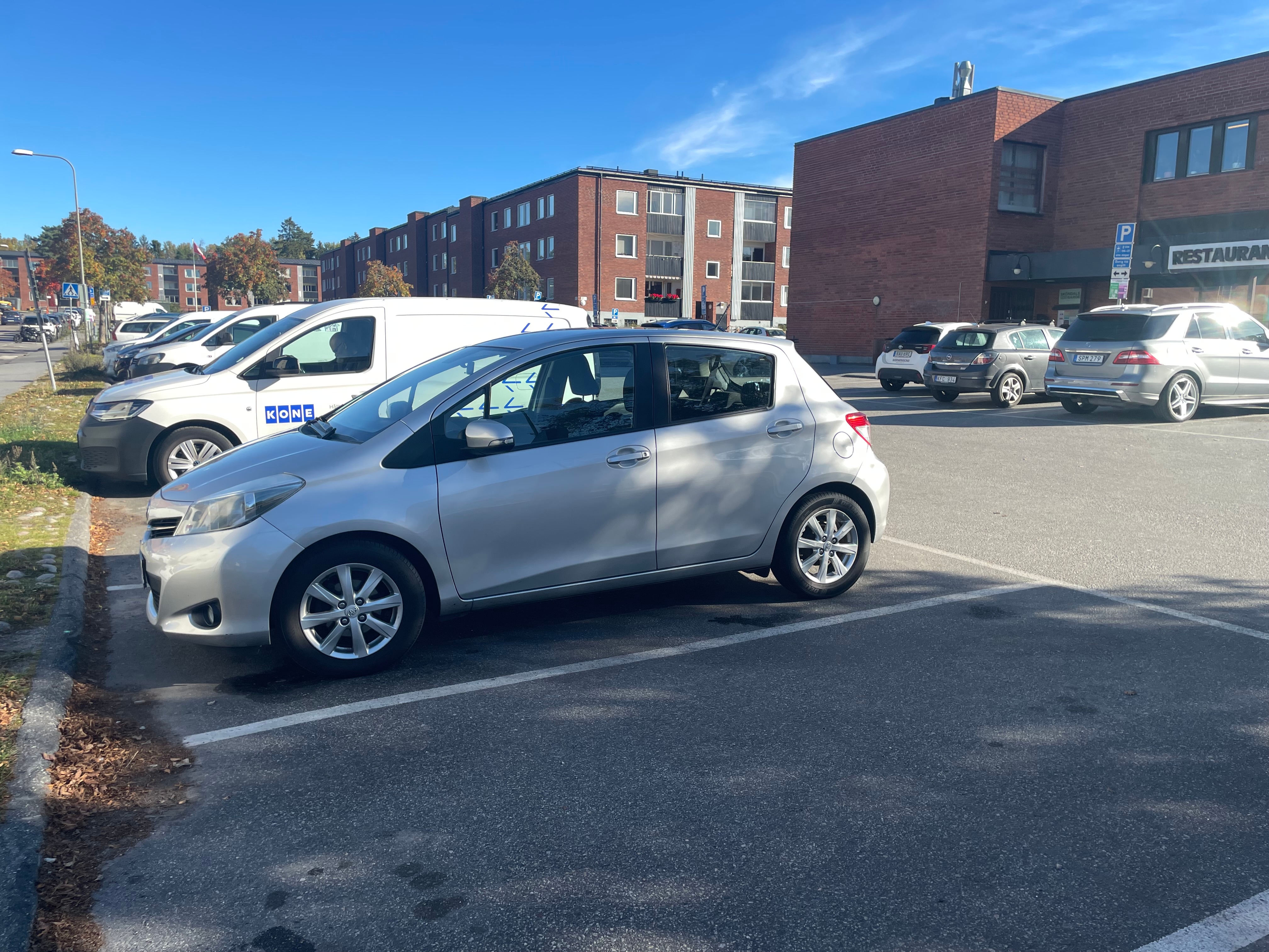 Toyota Yaris 2012, bild 6/7