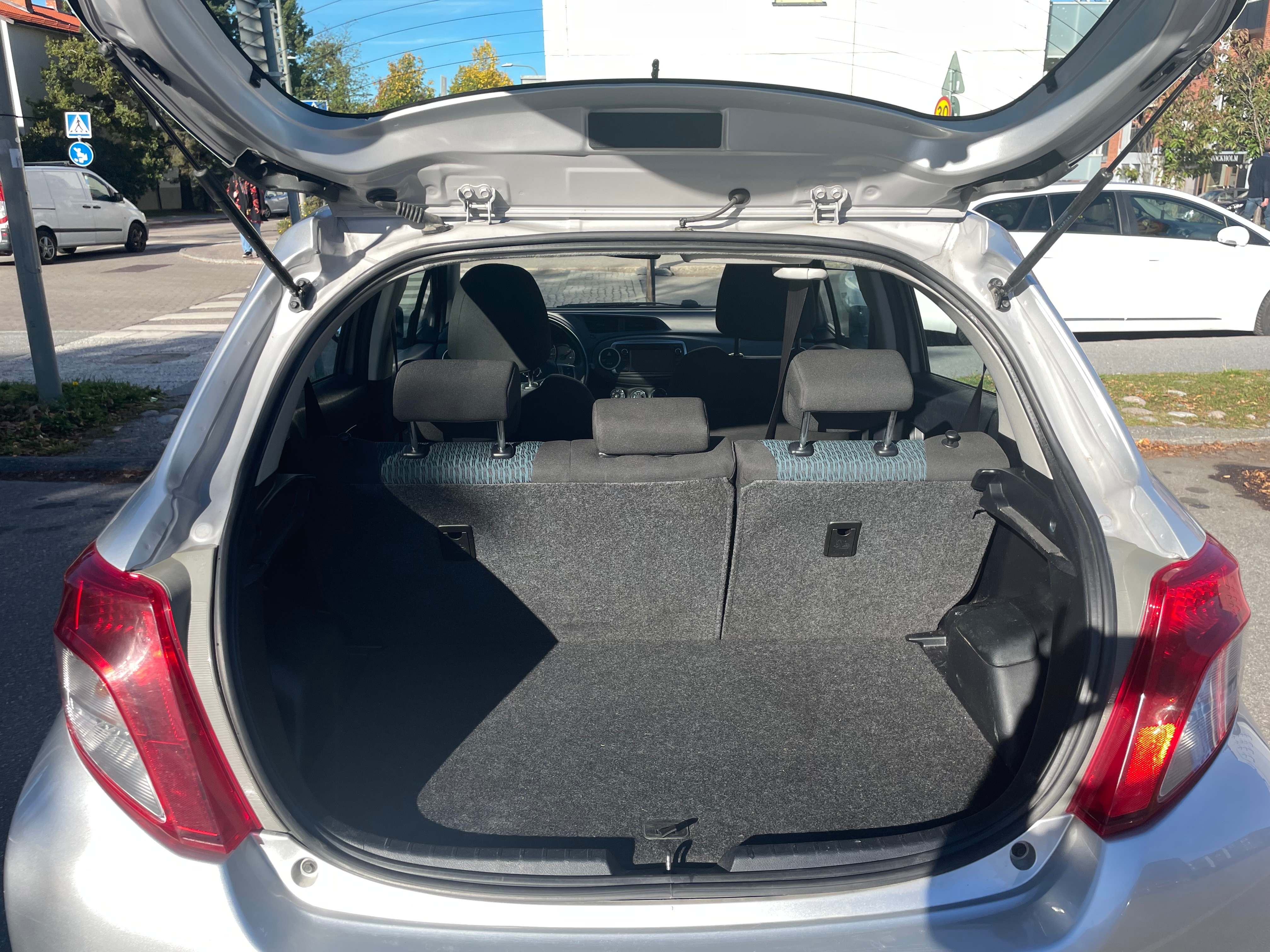 Toyota Yaris 2012, bild 7/7