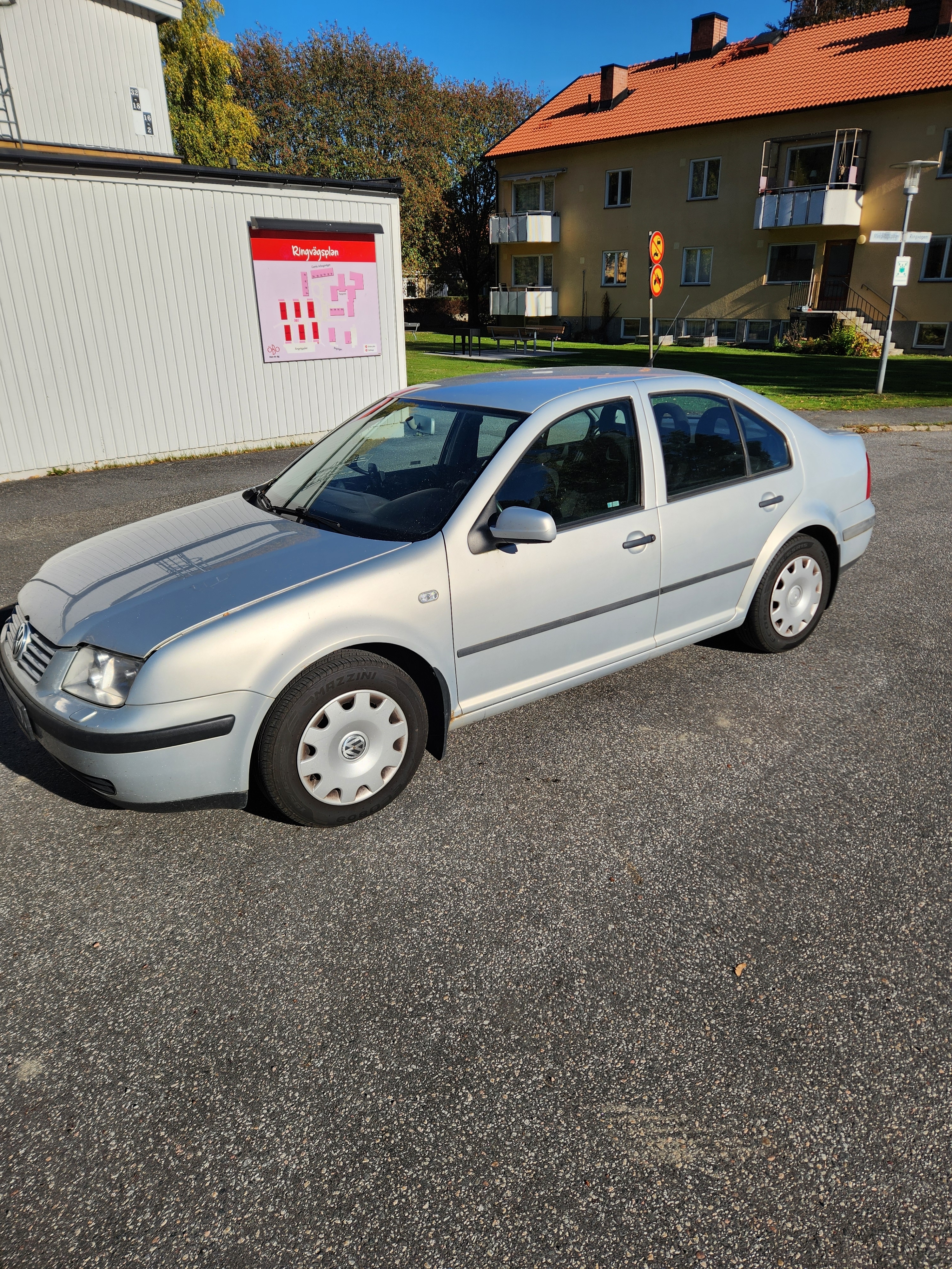 Volkswagen Bora 1.6 Manuell 2000, bild 3/7
