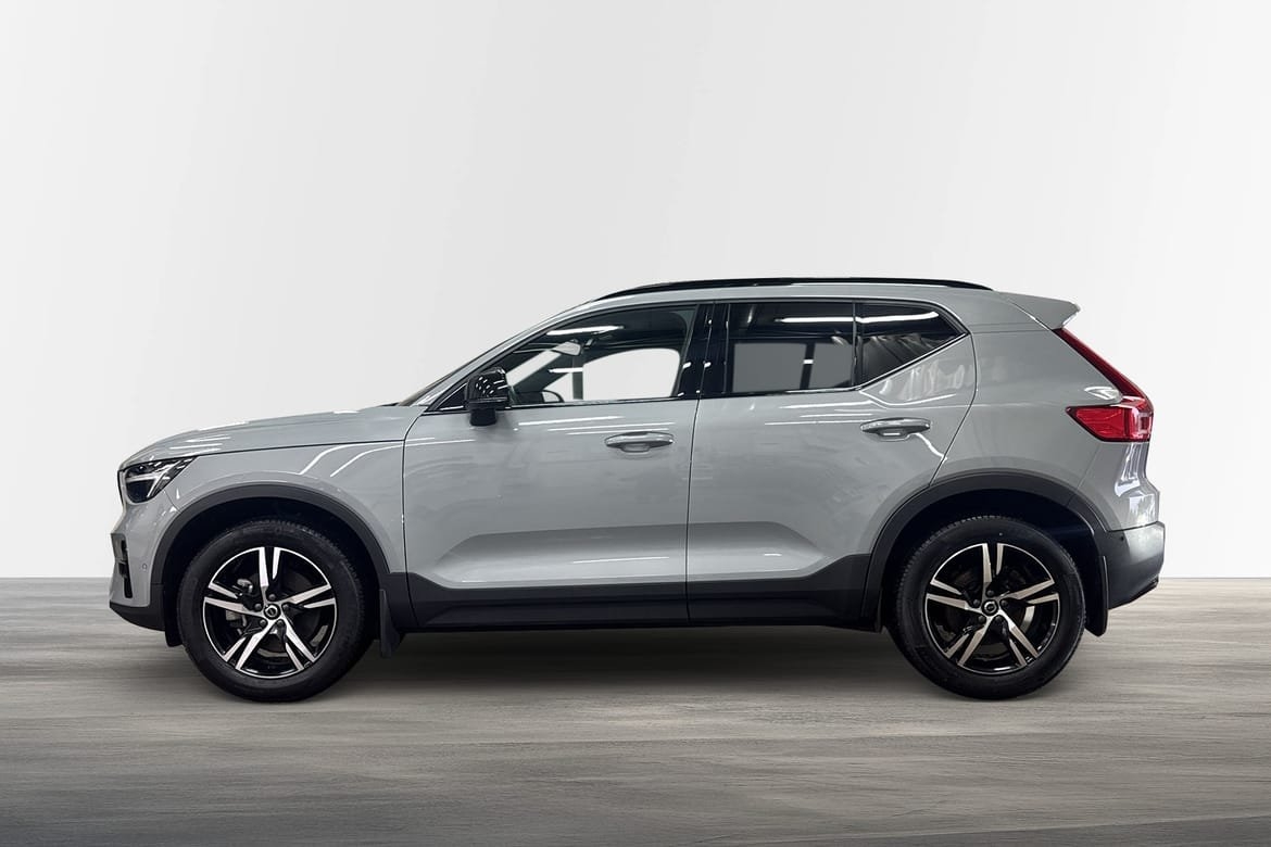 Volvo XC40 B3 FWD Bensin Plus Dark 2025, bild 3/10