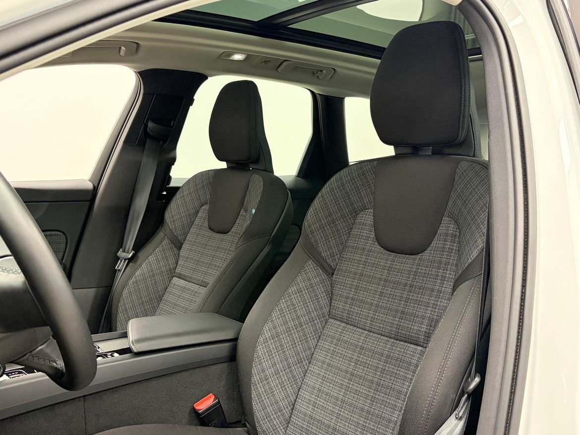 Volvo XC60 T6 Core Nordic 2025, photo 7/10
