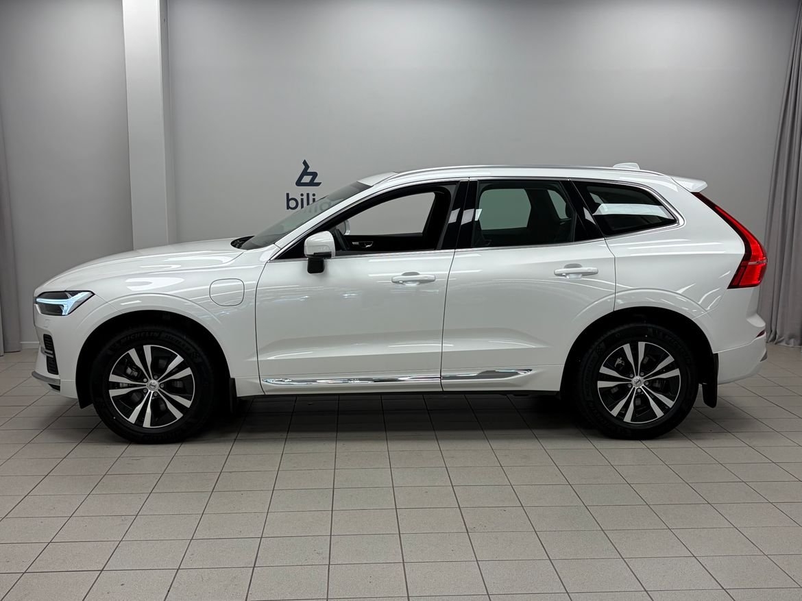 Volvo XC60 T6 Core Nordic 2025, photo 2/10