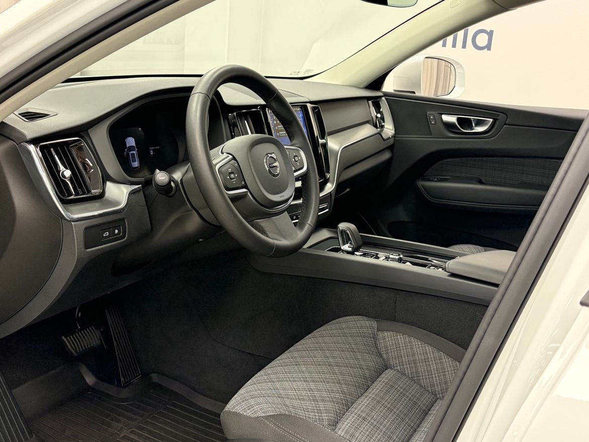 Volvo XC60 T6 Core Nordic 2025, photo 5/10