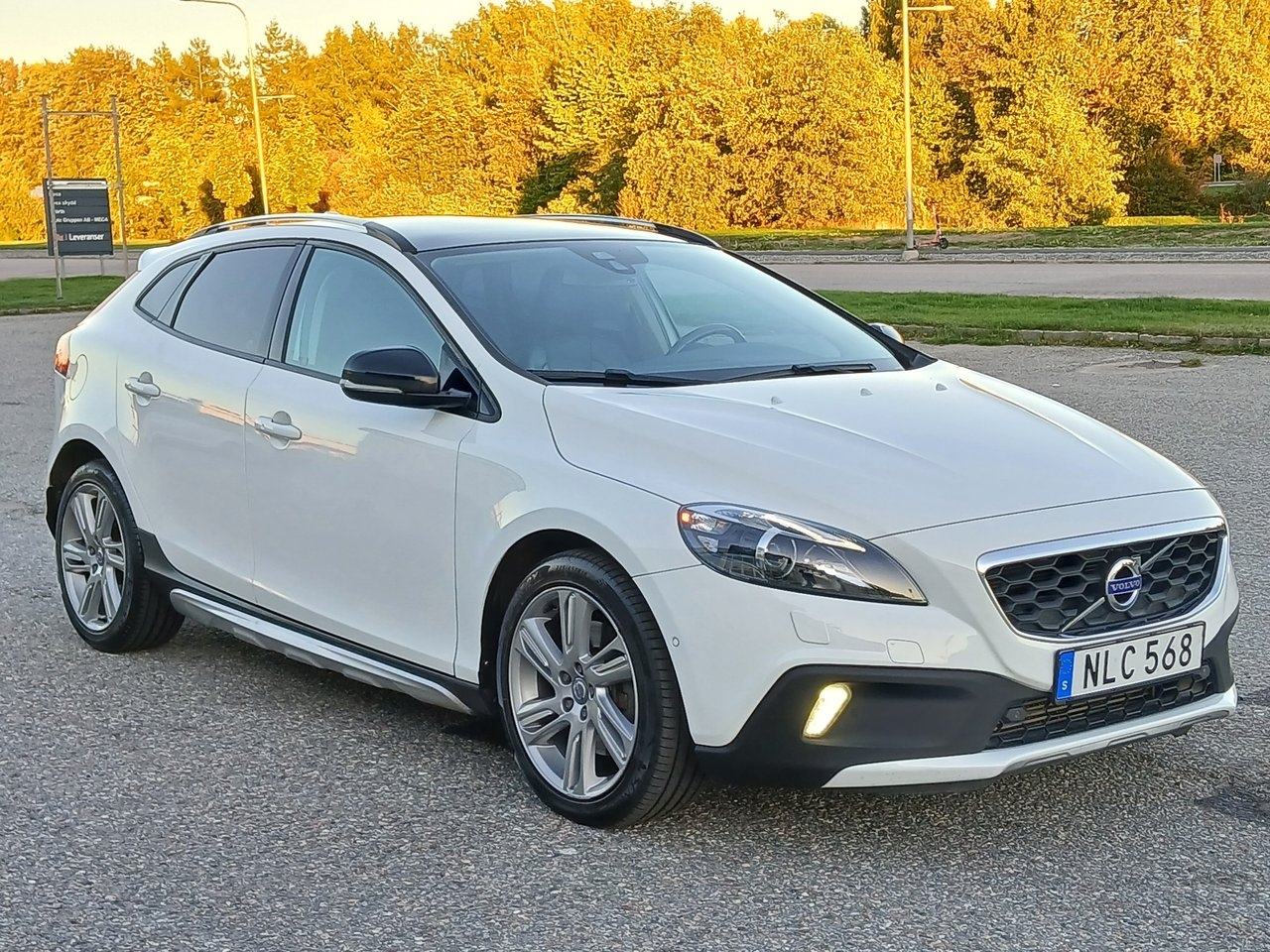 Volvo V40 Cross Country 2014, bild 2/10