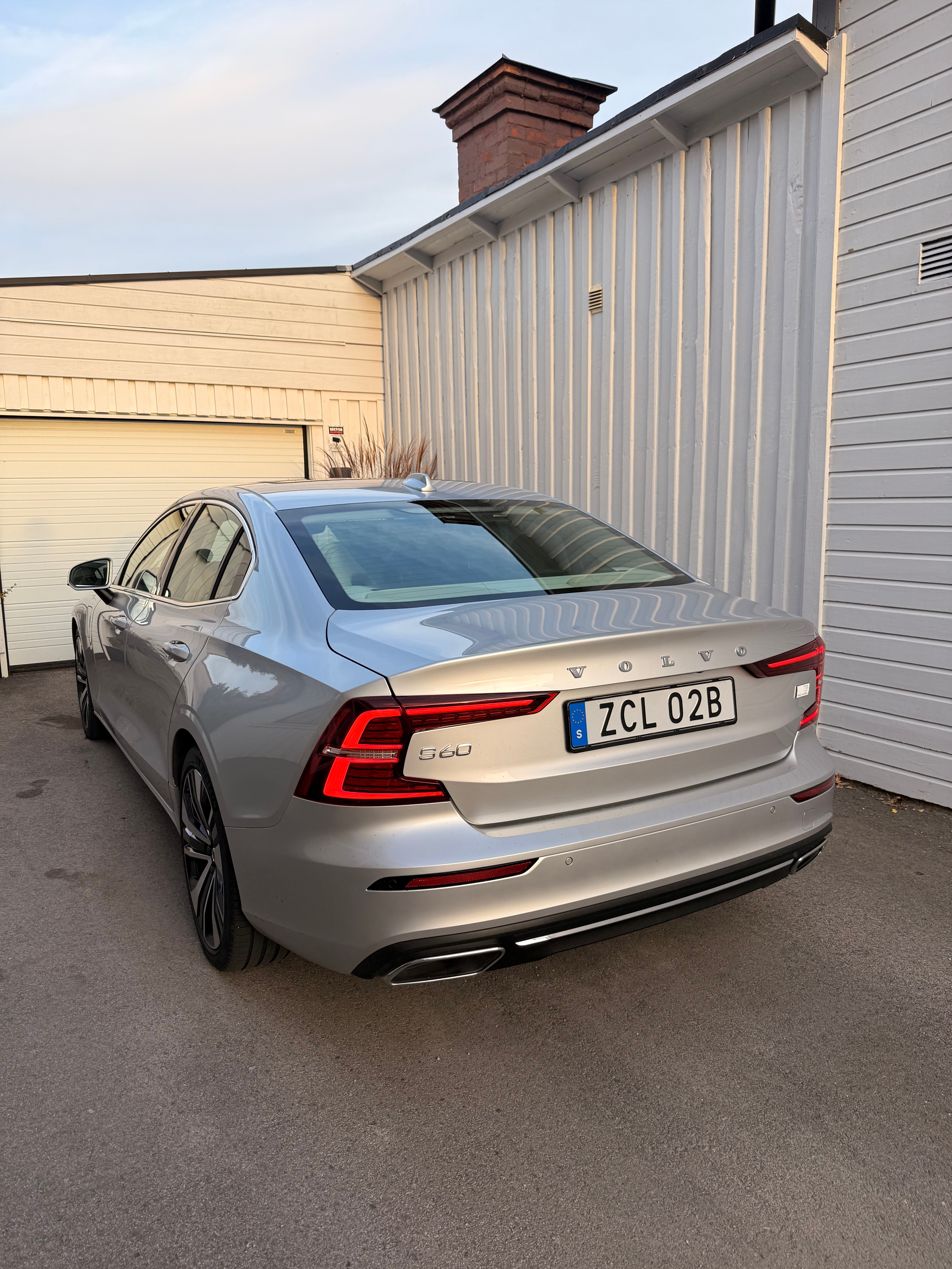 Volvo S60 Recharge T8 AWD Geartronic 2022, bild 2/9