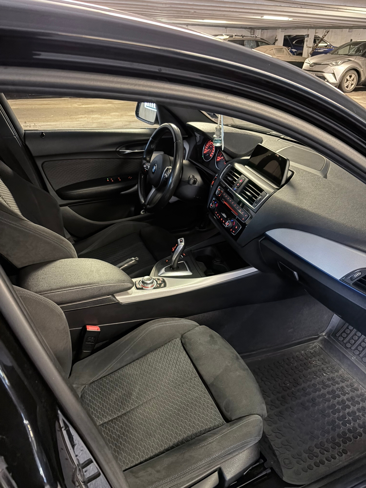 BMW 118 d 5-dörrars Steptronic 2017, bild 2/7