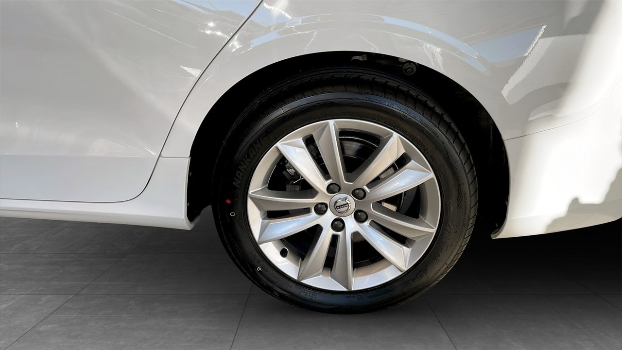 Volvo V60 D4 Momentum Advanced 2021, bild 6/10