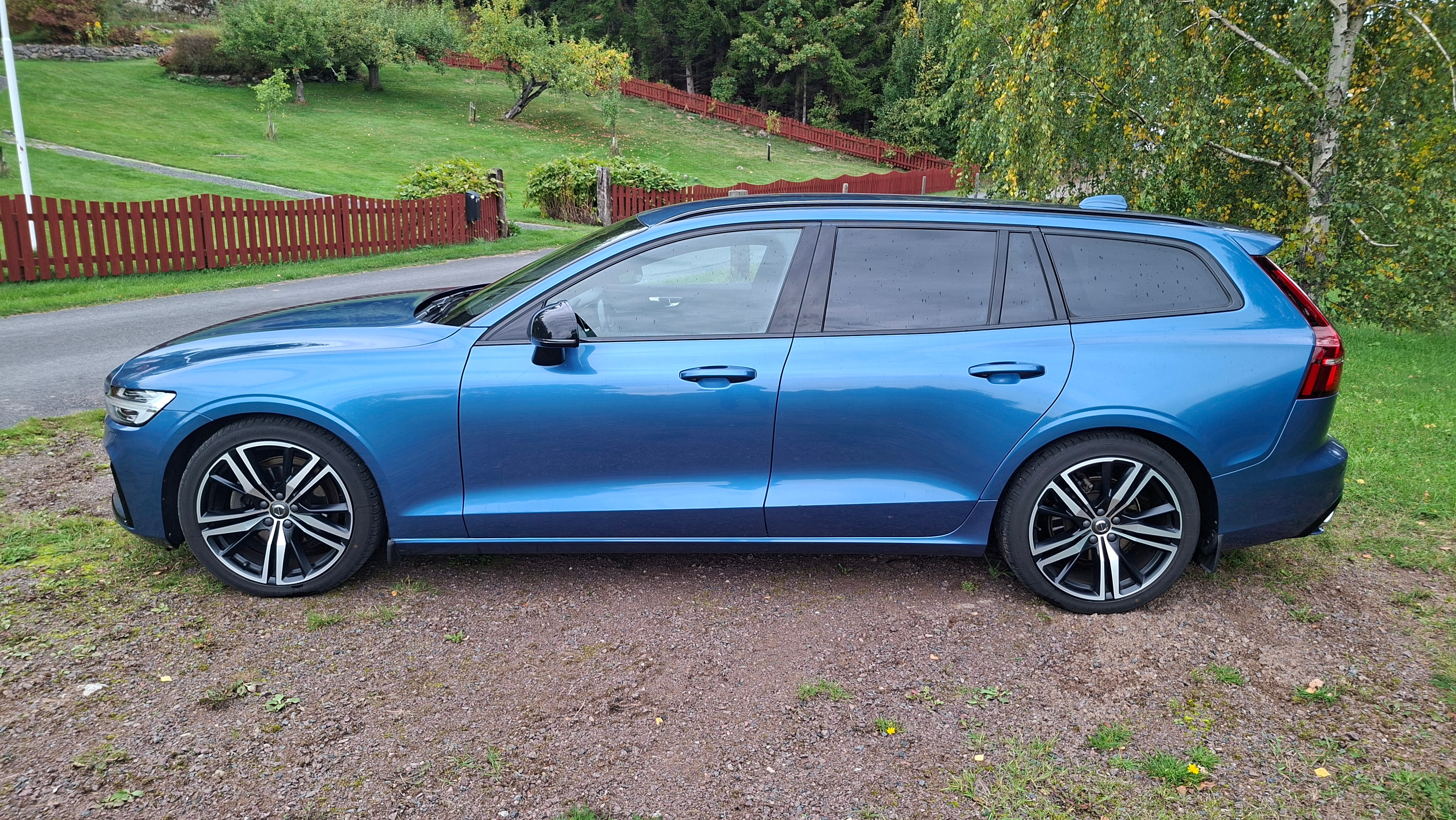 Volvo V60 D4 AWD Geartronic 2020, bild 2/6