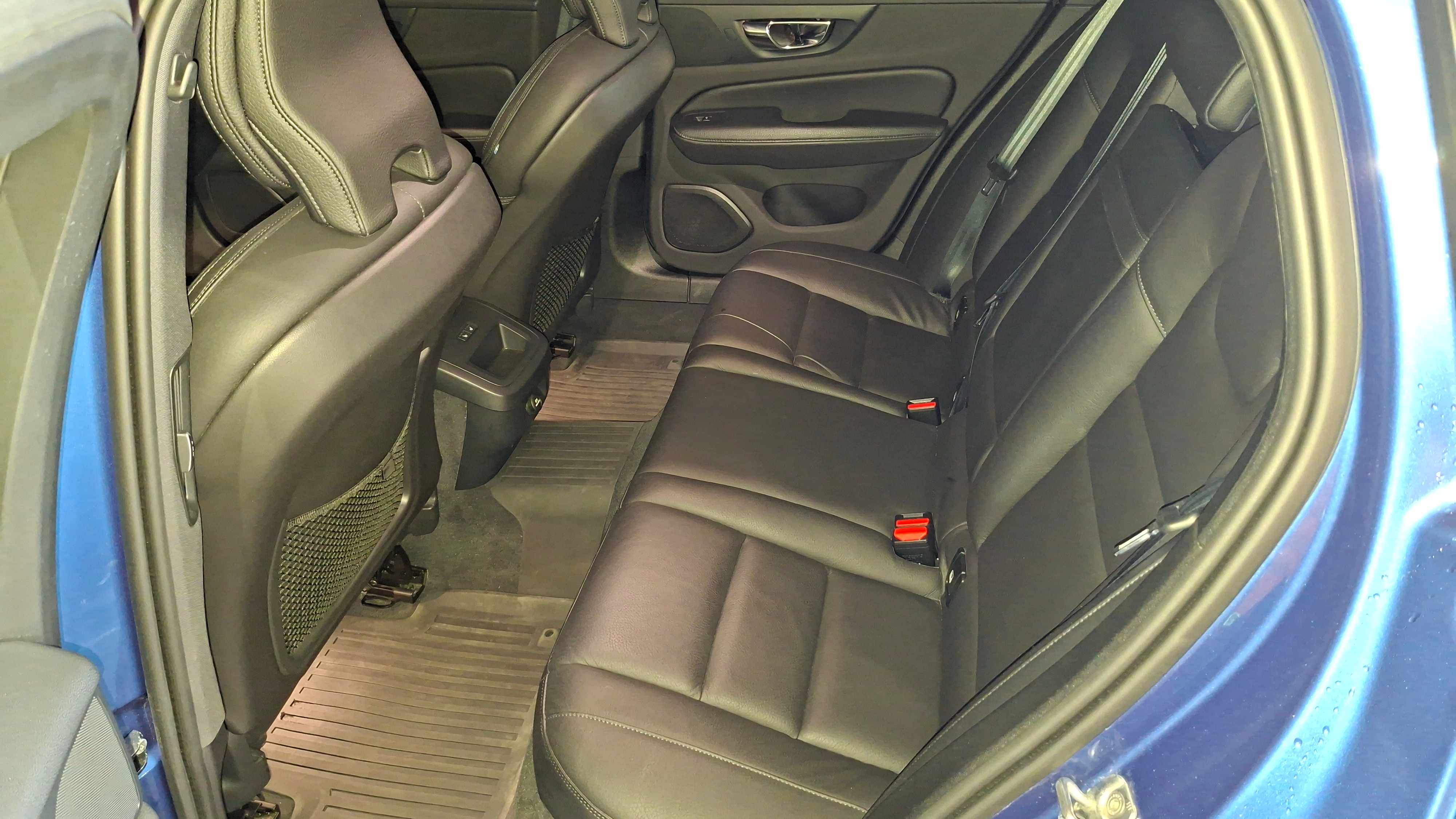 Volvo V60 D4 AWD Geartronic 2020, bild 4/6