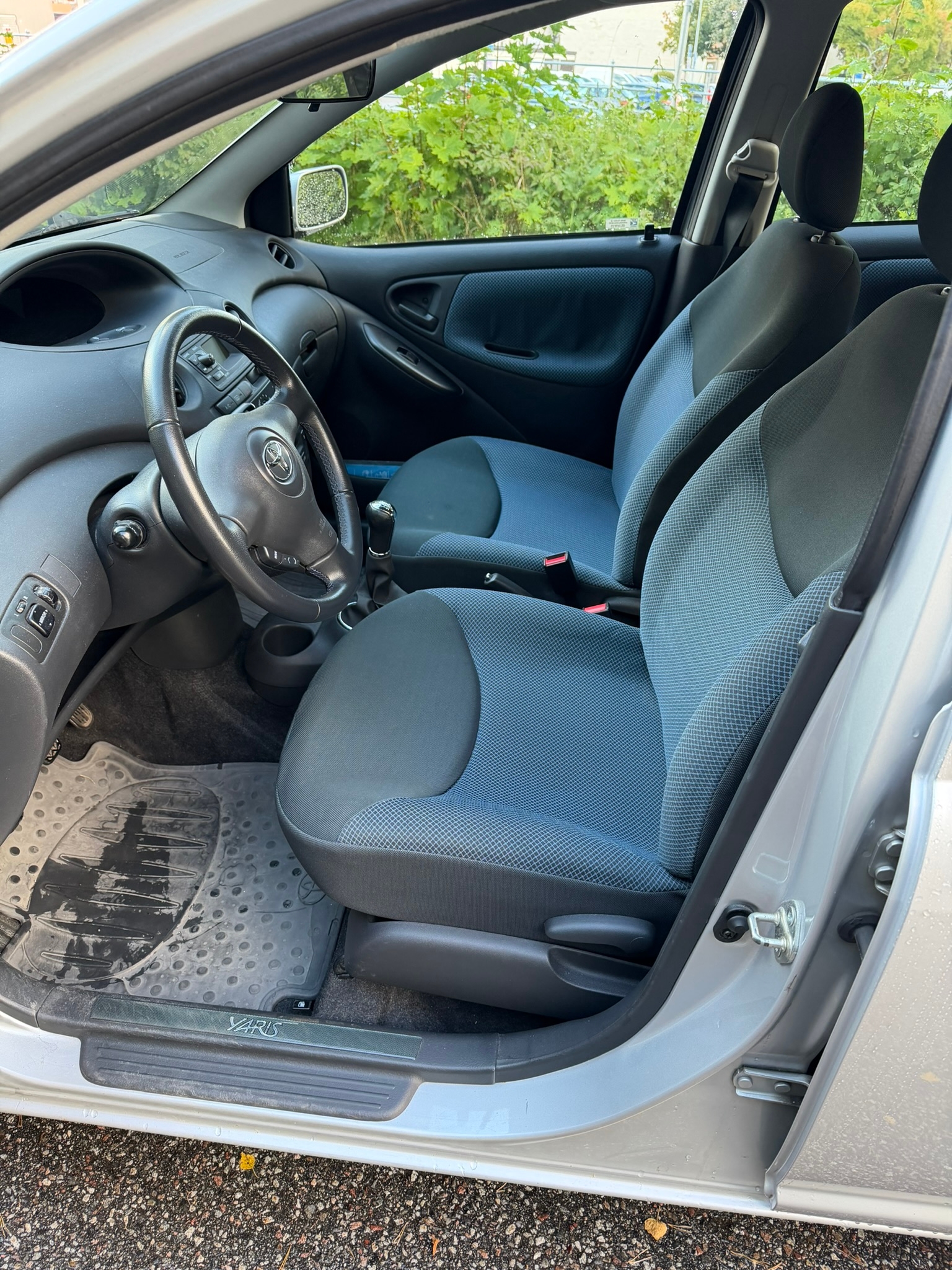 Toyota Yaris 5-dörrar 1.0 VVT-i Manuell 2005, bild 5/10