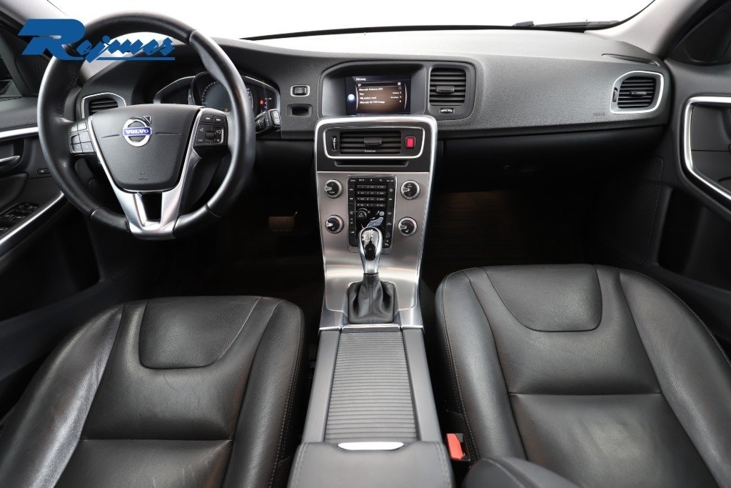 Volvo V60 Cross Country 2018, bild 2/10