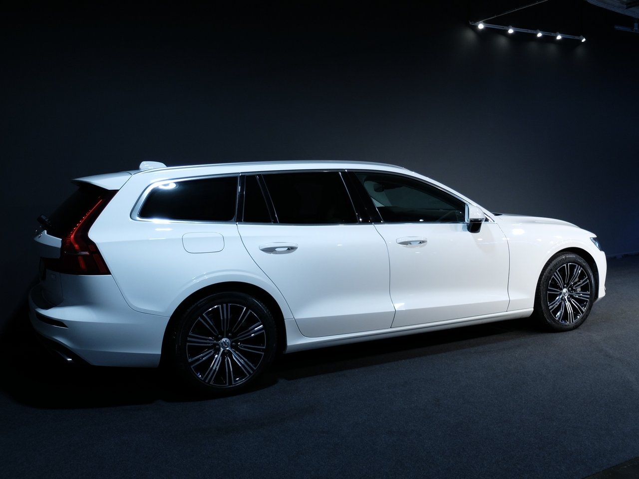 Volvo V60 2021, bild 3/9