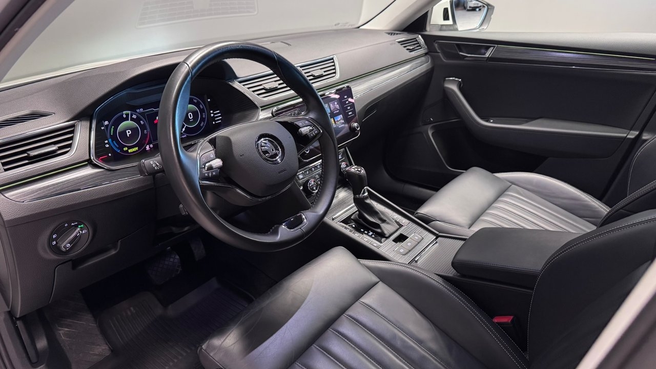 Skoda Superb 2021, bild 6/10