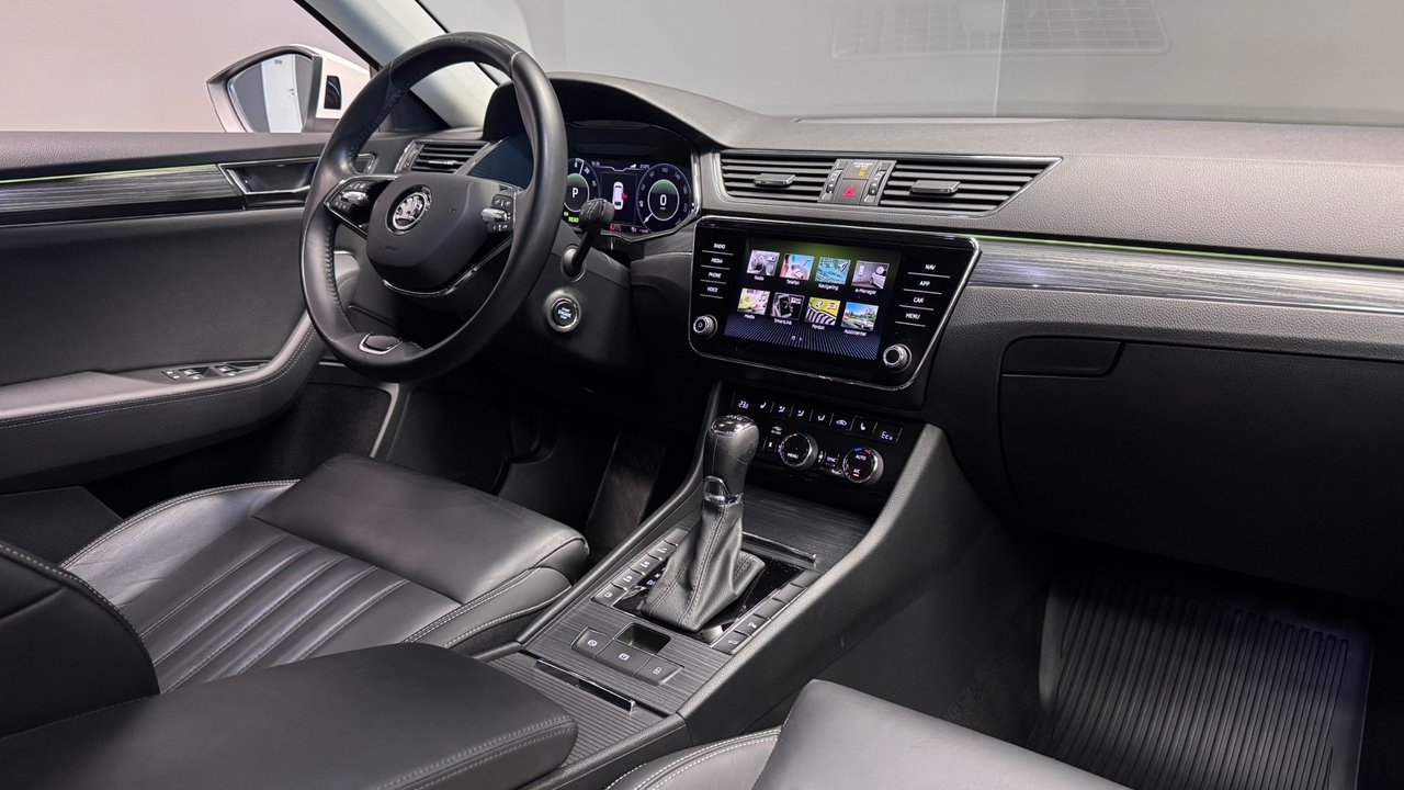 Skoda Superb 2021, bild 7/10