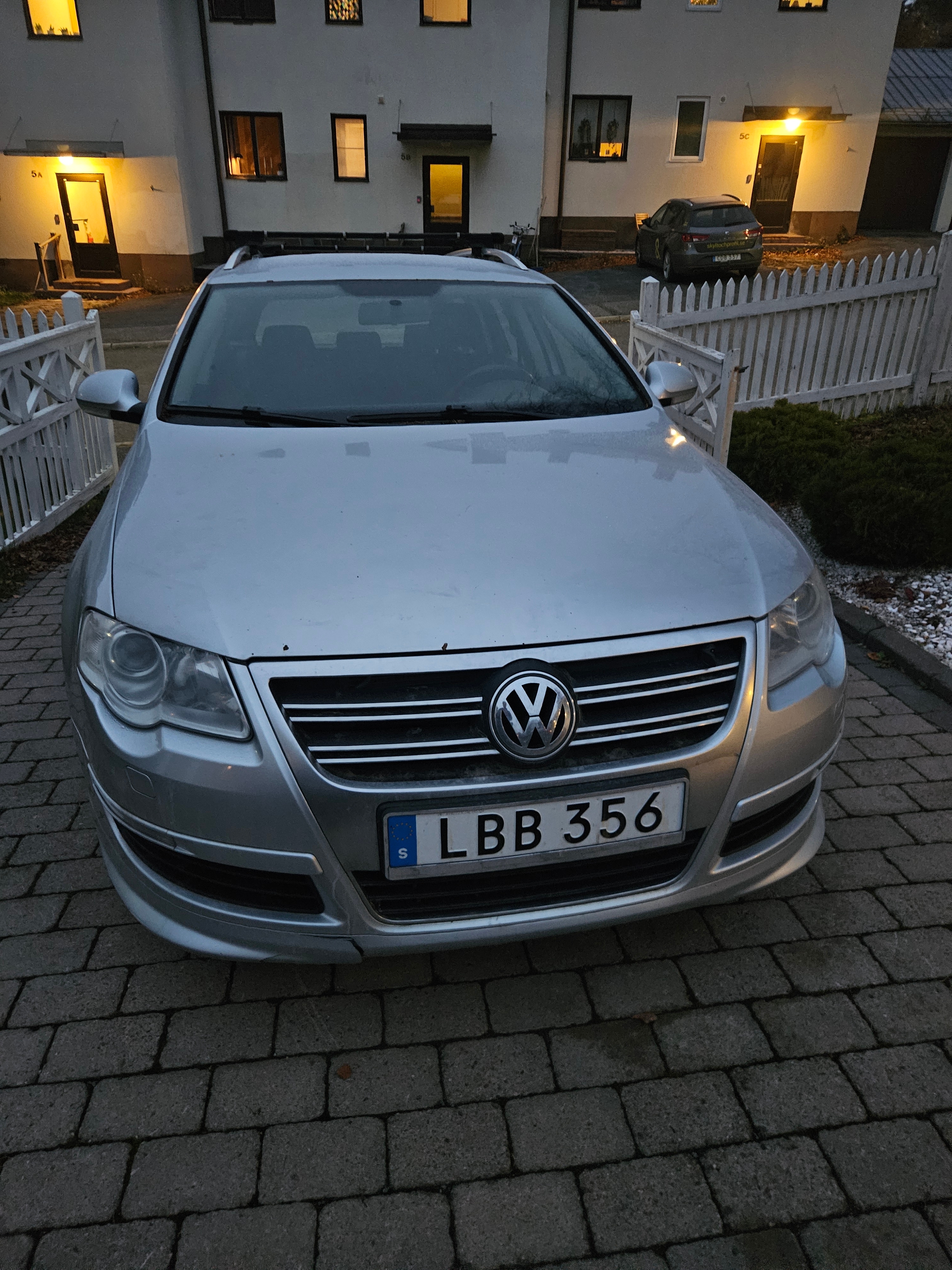 Volkswagen Passat 2.0 TDI DPF 2010, photo 2/7