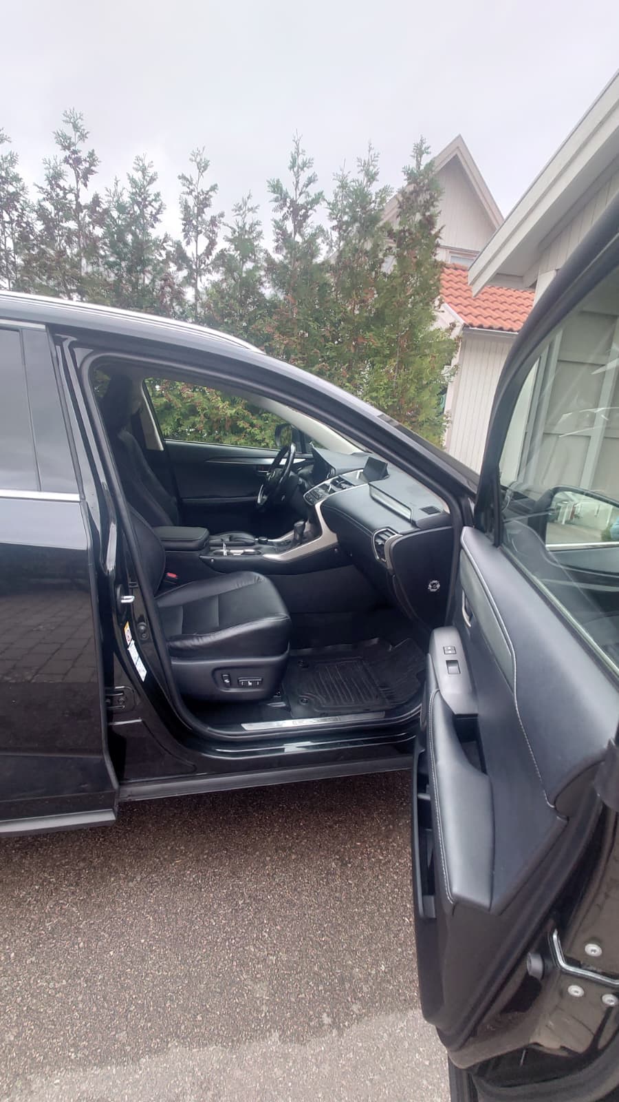 Lexus NX 300h AWD 2.5 AWD E-CVT 2016, bild 7/10