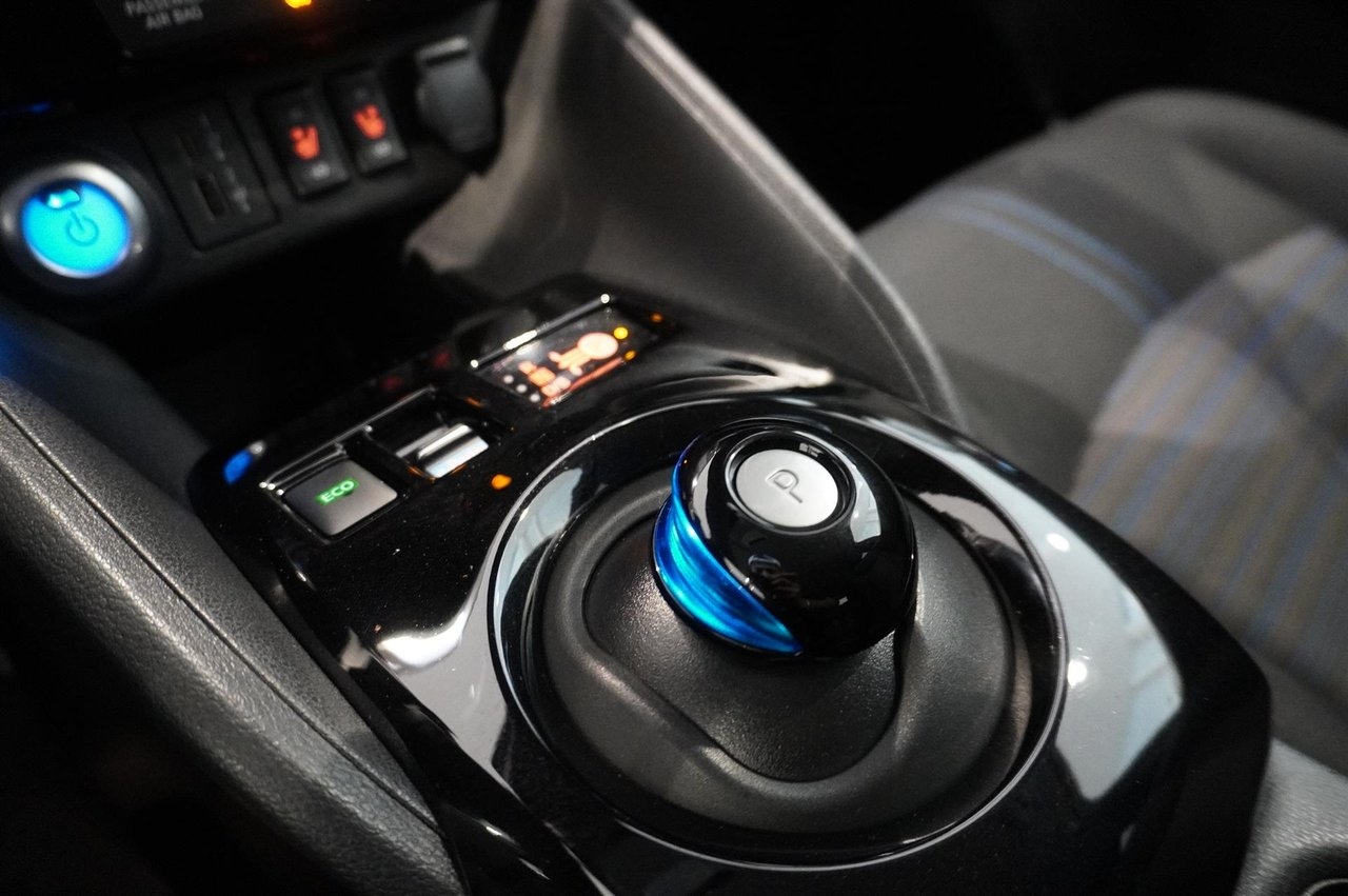 Nissan Leaf N-Connecta 39kWh 2024, bild 7/10