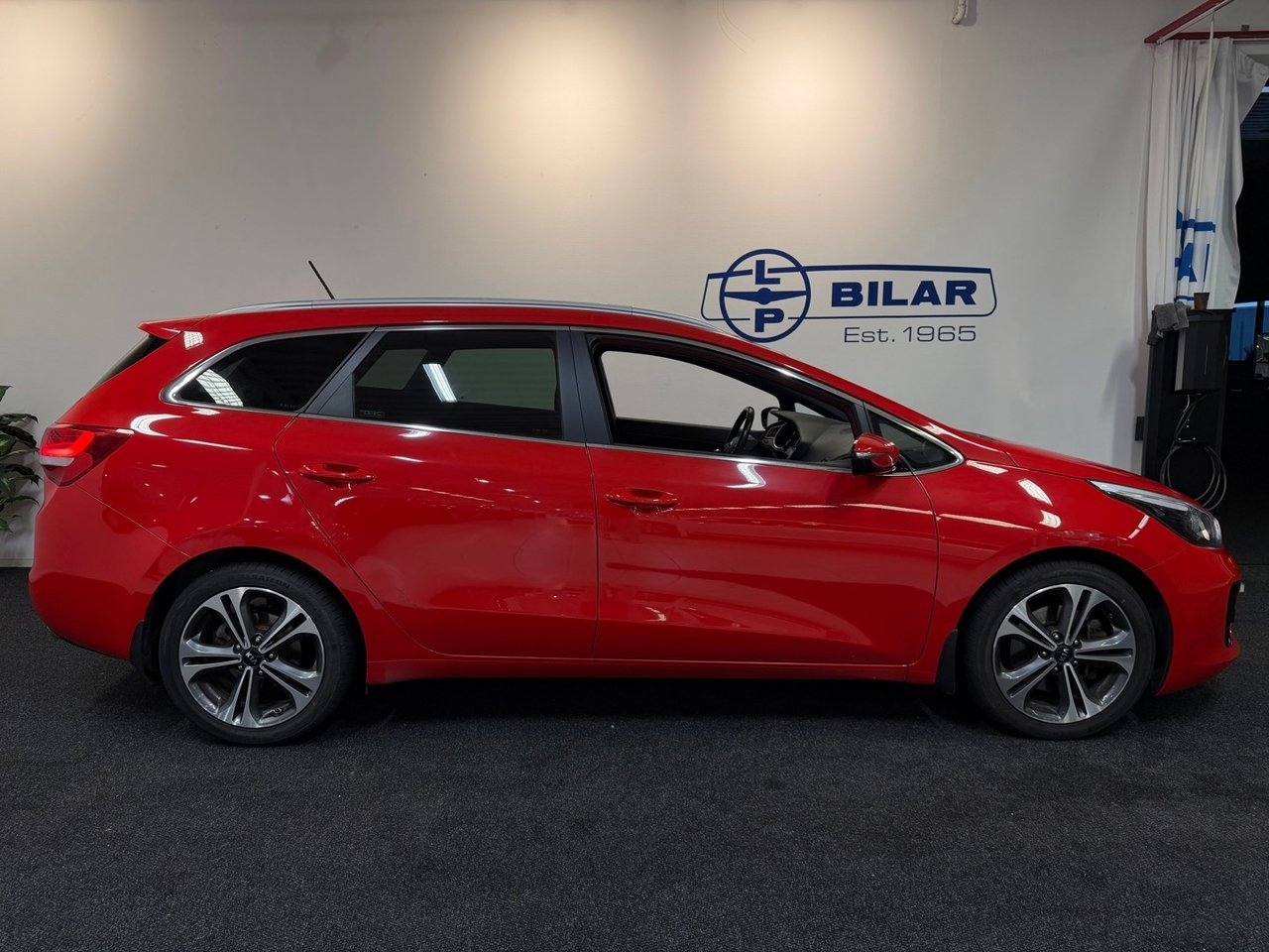 Kia Ceed SW 1.6 CRDi DCT GT-Line 2016, bild 2/10