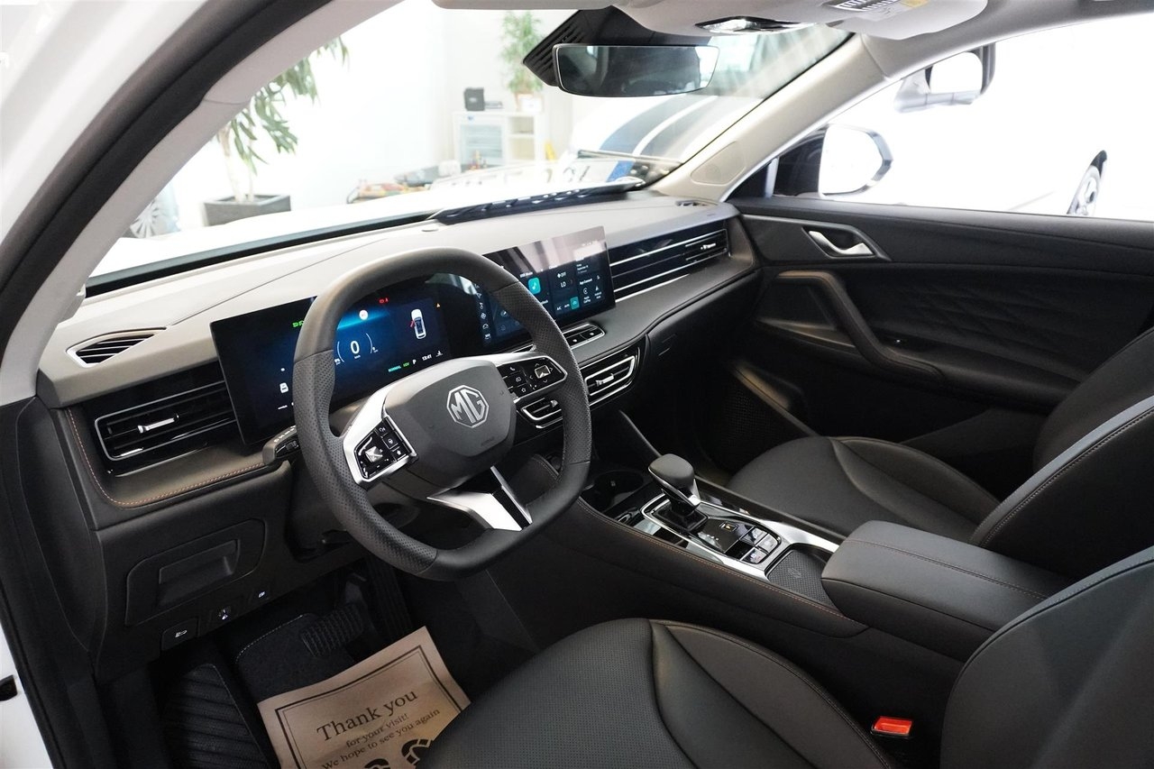 MG HS Luxury 1.5T AT 2025, bild 2/10
