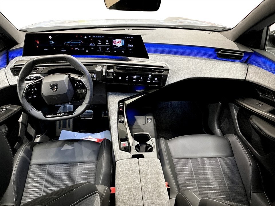 Peugeot 5008 1.2 Hybrid 145 GT 2025, photo 6/10
