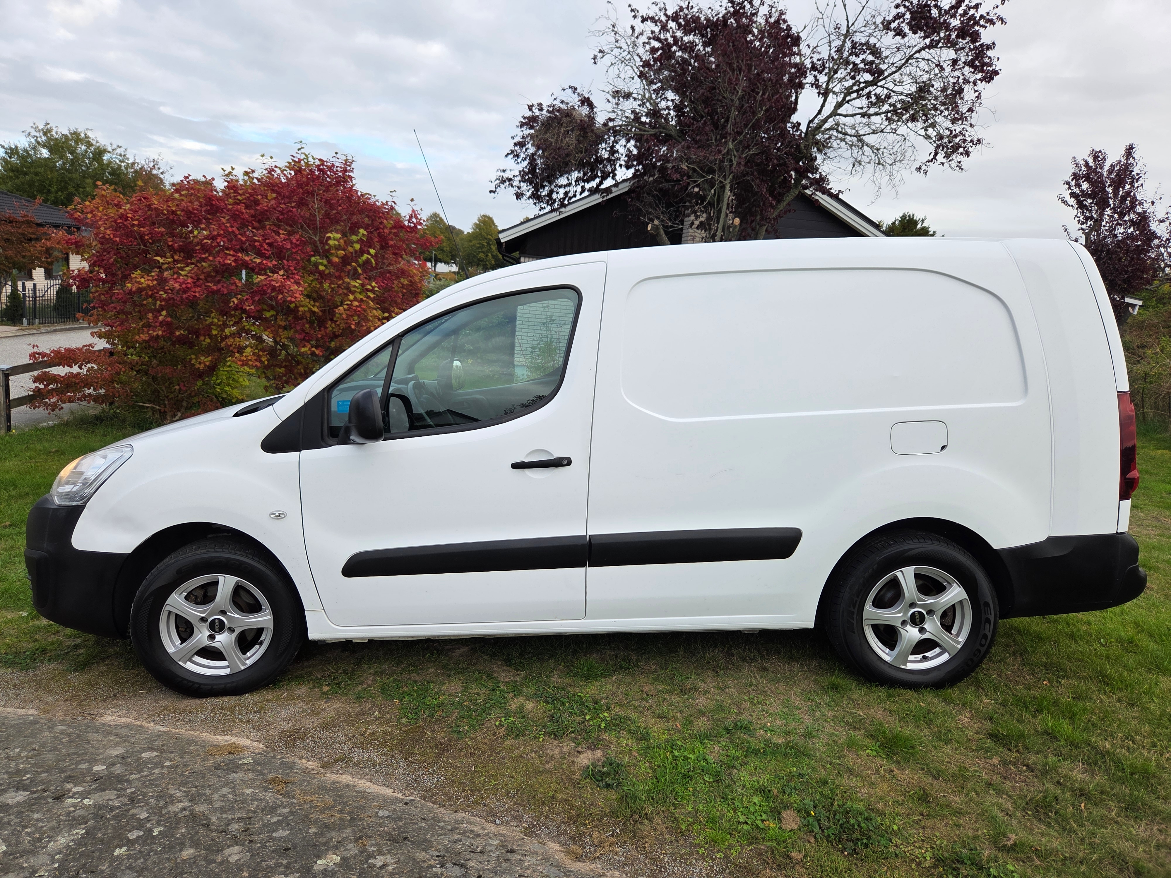 Peugeot Partner 2018, bild 2/9