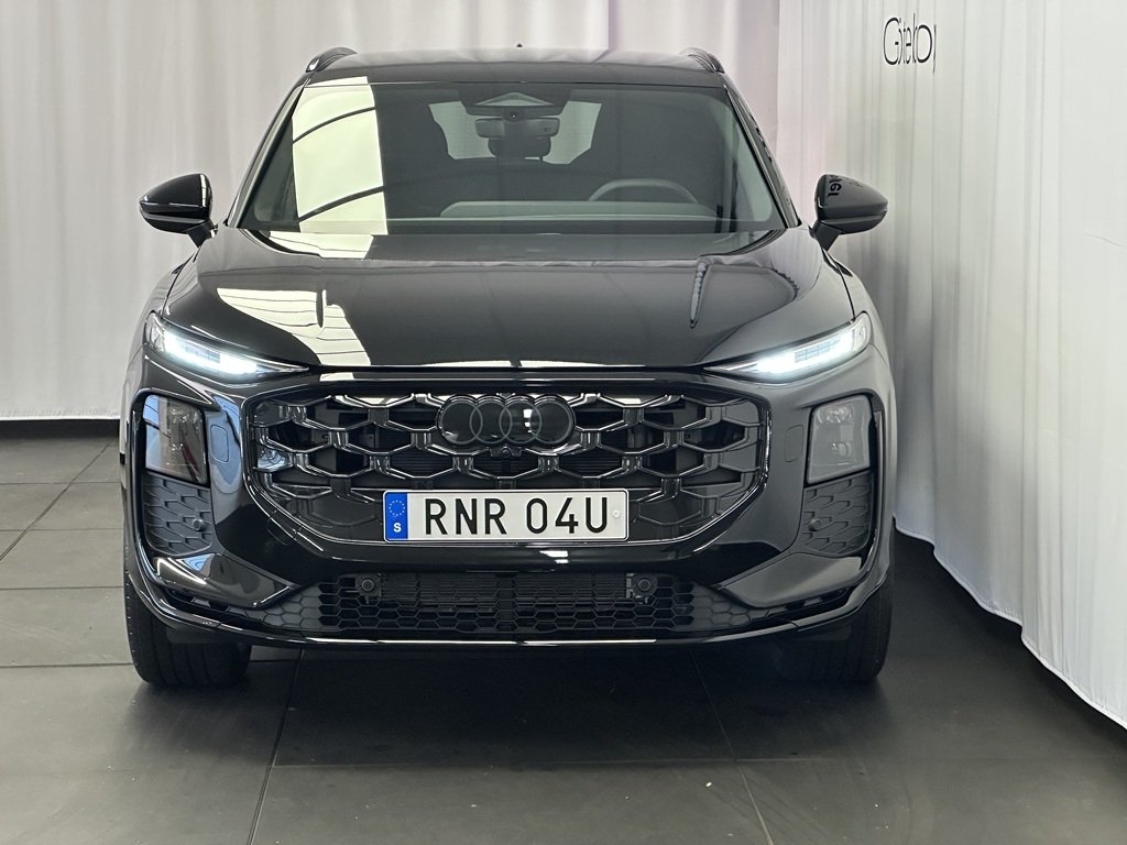 Audi Q3 e-hybrid S-line 272 hk 2027, bild 2/10