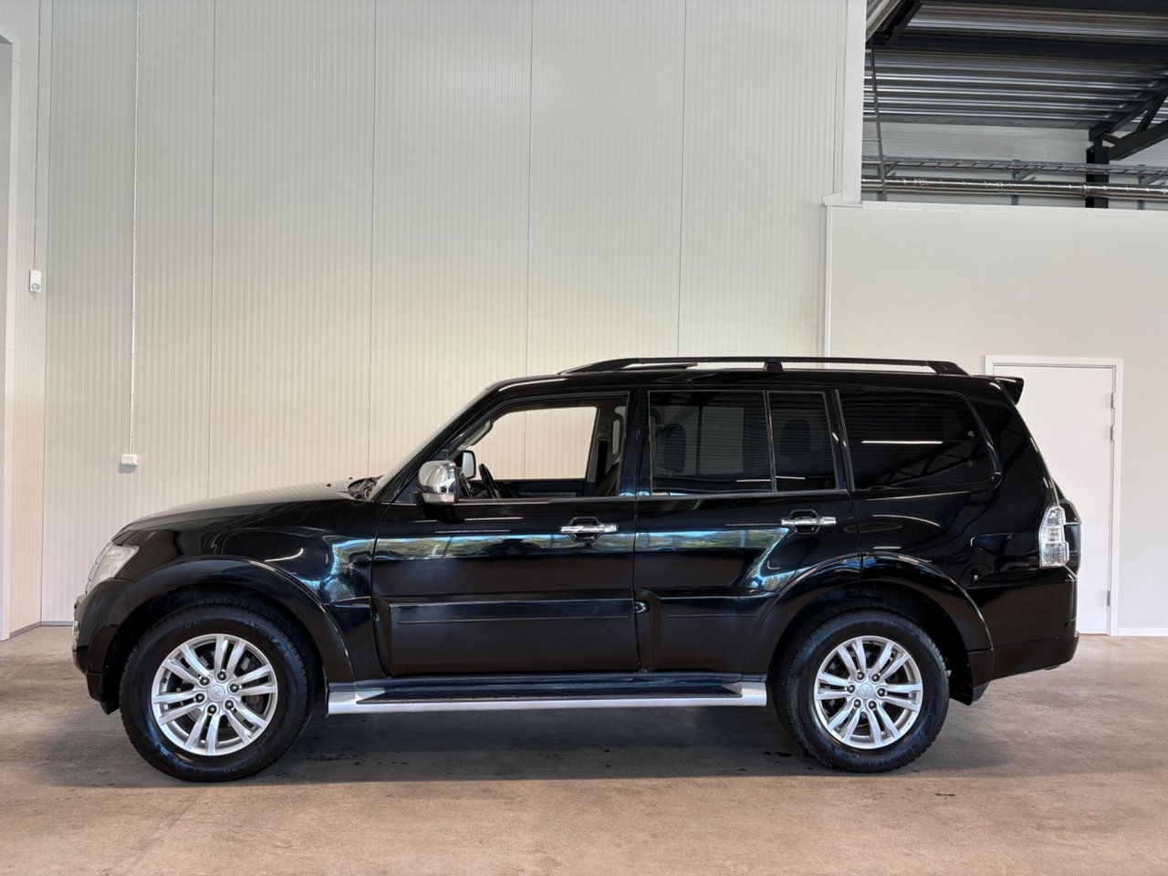 Mitsubishi Pajero 2015, bild 5/10
