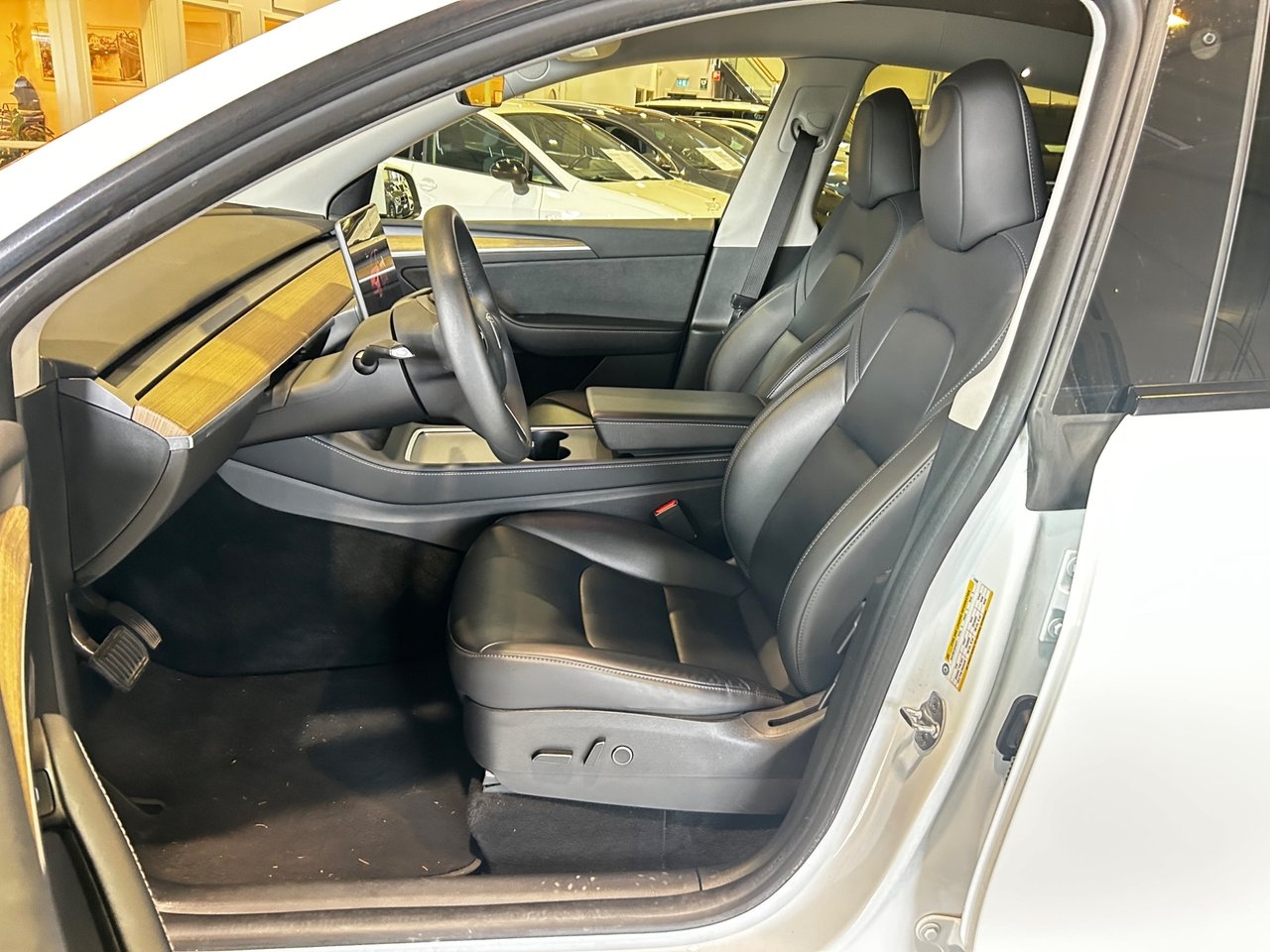 Tesla Model Y 2022, bild 6/10