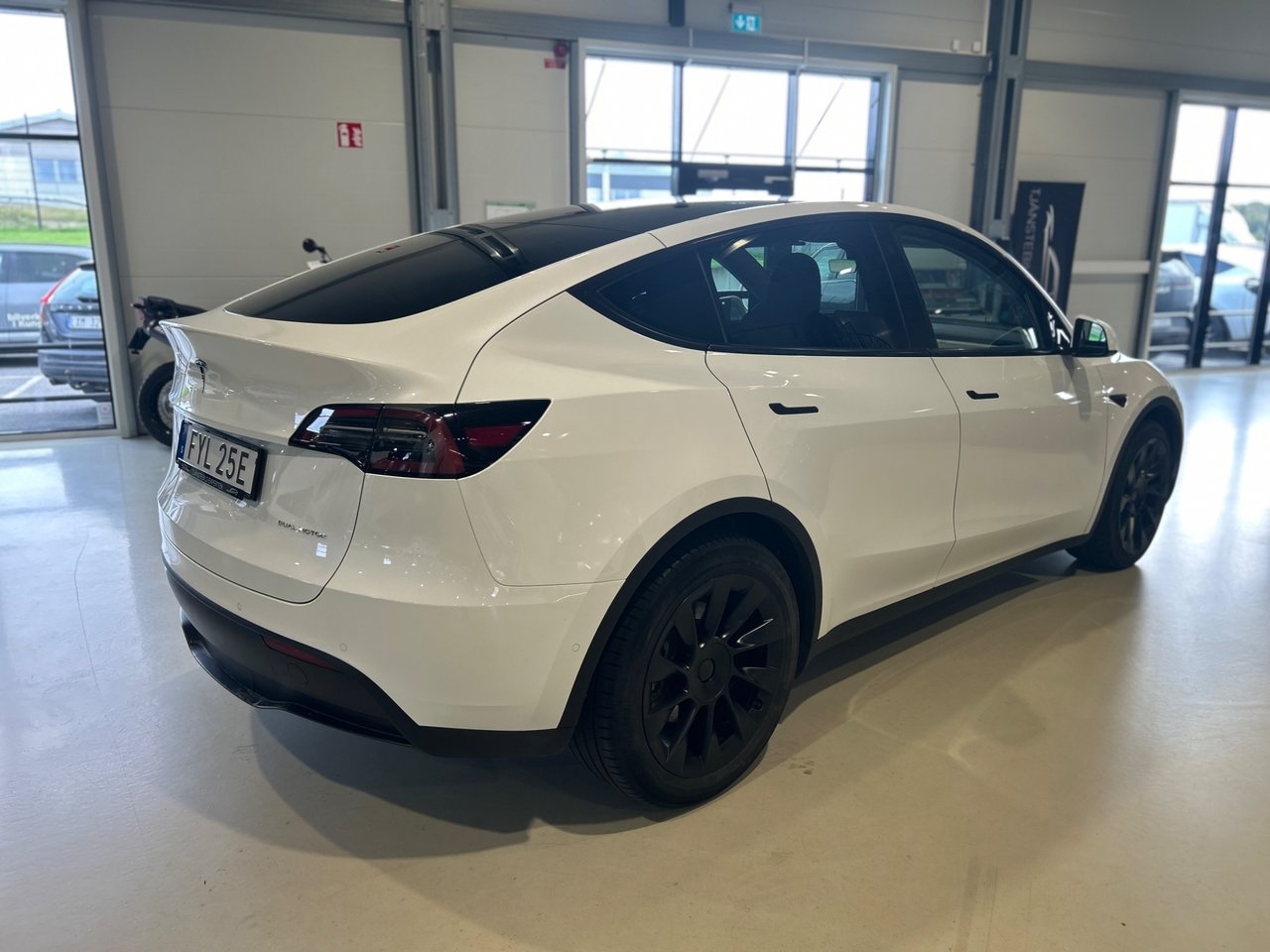 Tesla Model Y 2022, bild 3/10