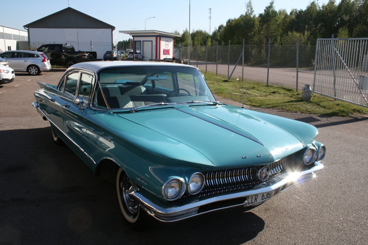 Buick Le Sabre 4 Door 1960, bild 3/10