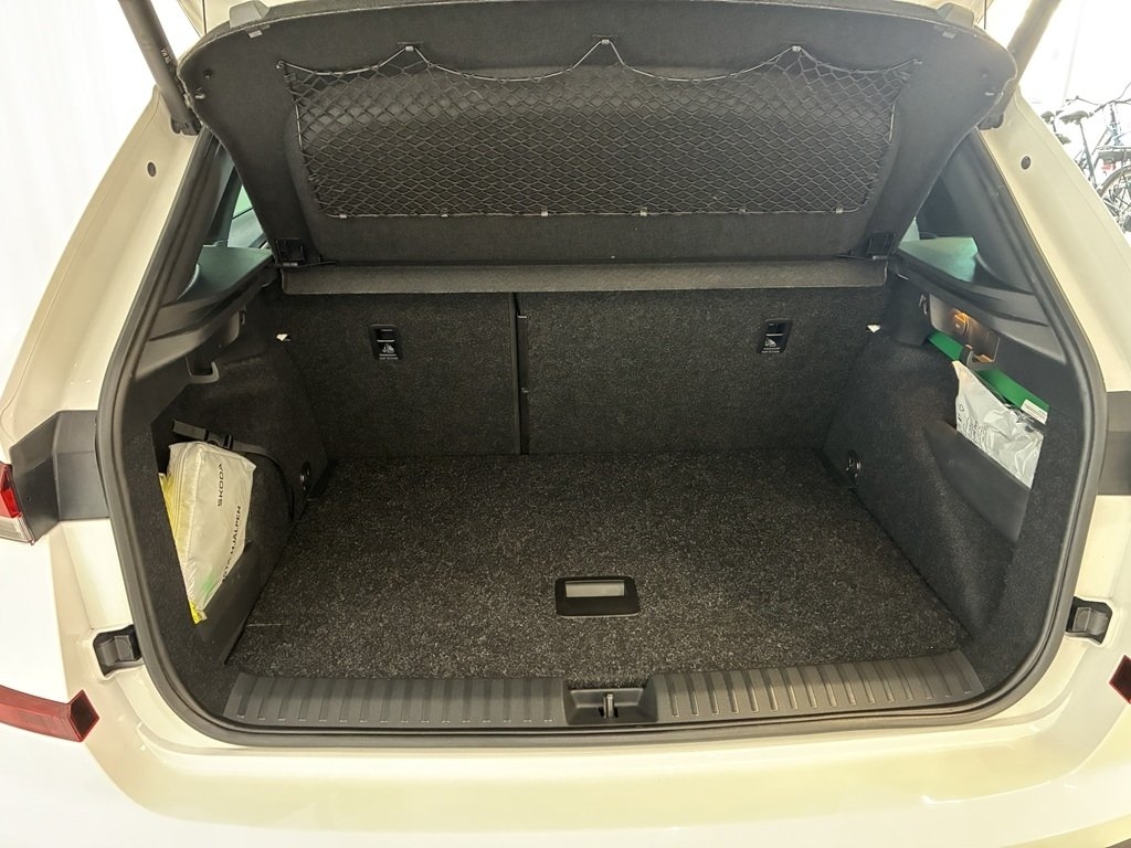 Skoda Kamiq Monte Carlo 1,0 TSI 116 HK 2025, bild 5/9