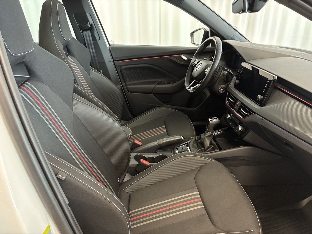 Skoda Kamiq Monte Carlo 1,0 TSI 116 HK 2025, bild 7/9