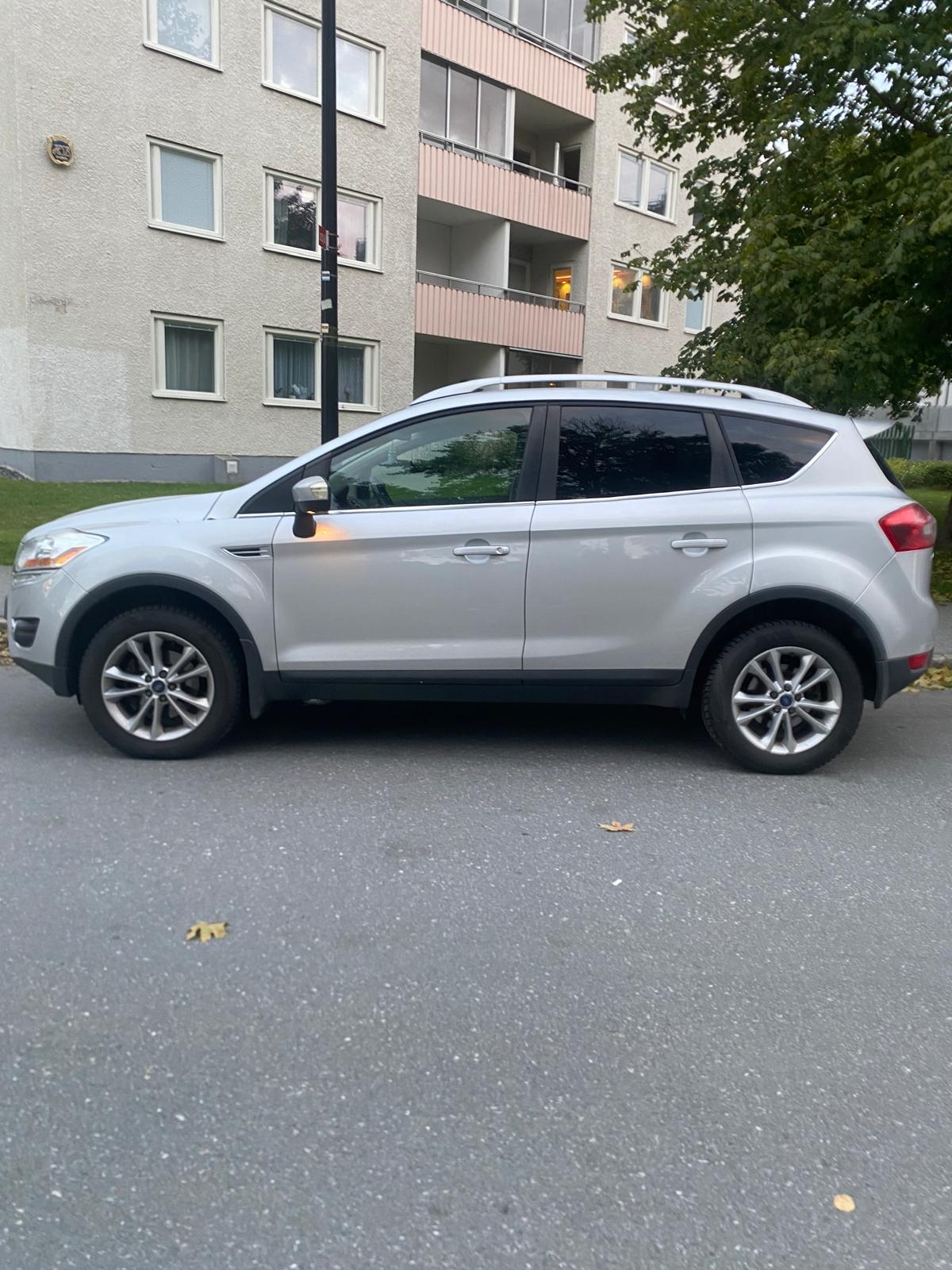 Ford Kuga 2.0 TDCi AWD Manuell 2012, bild 3/10