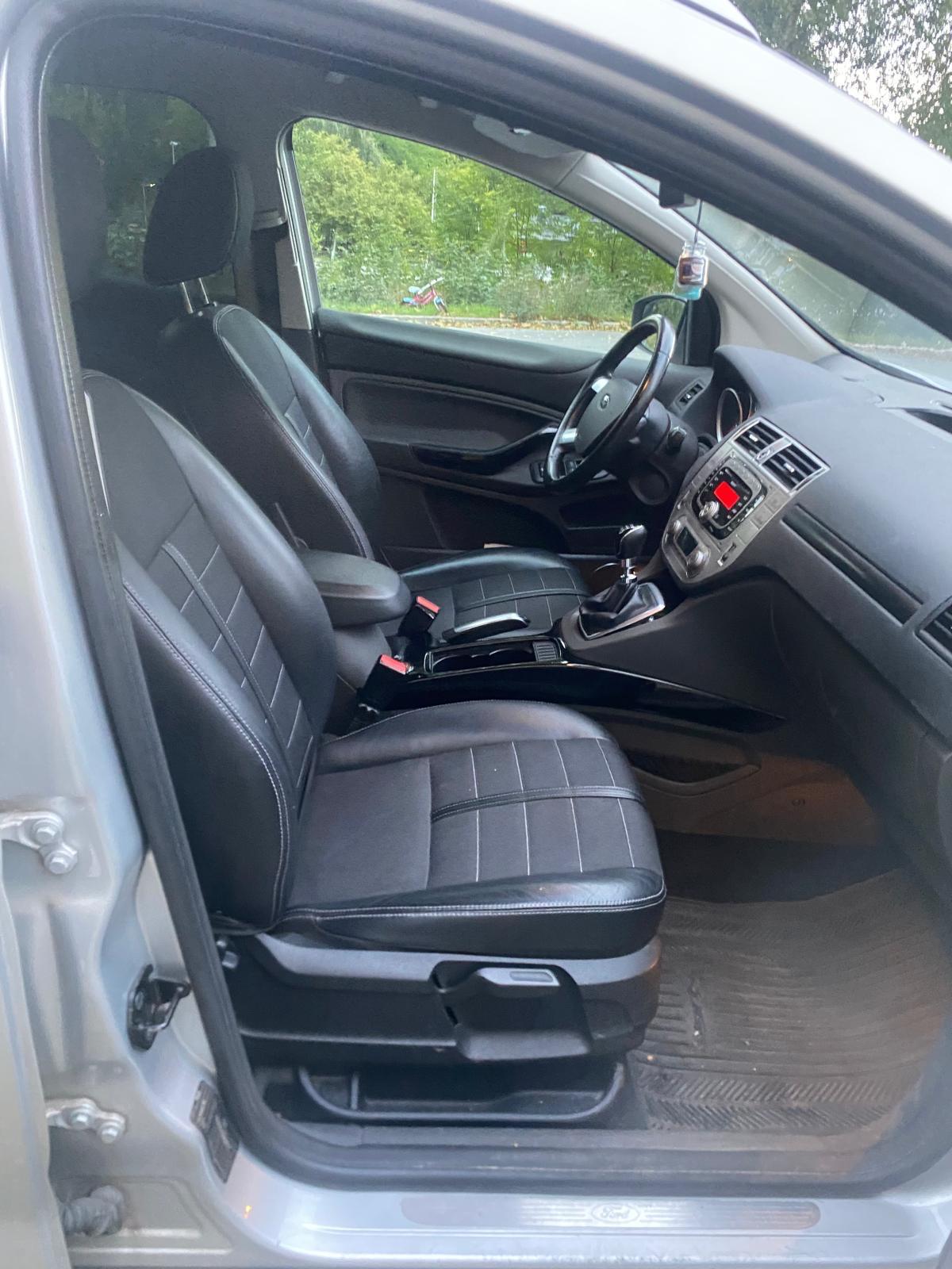Ford Kuga 2.0 TDCi AWD Manuell 2012, bild 5/10