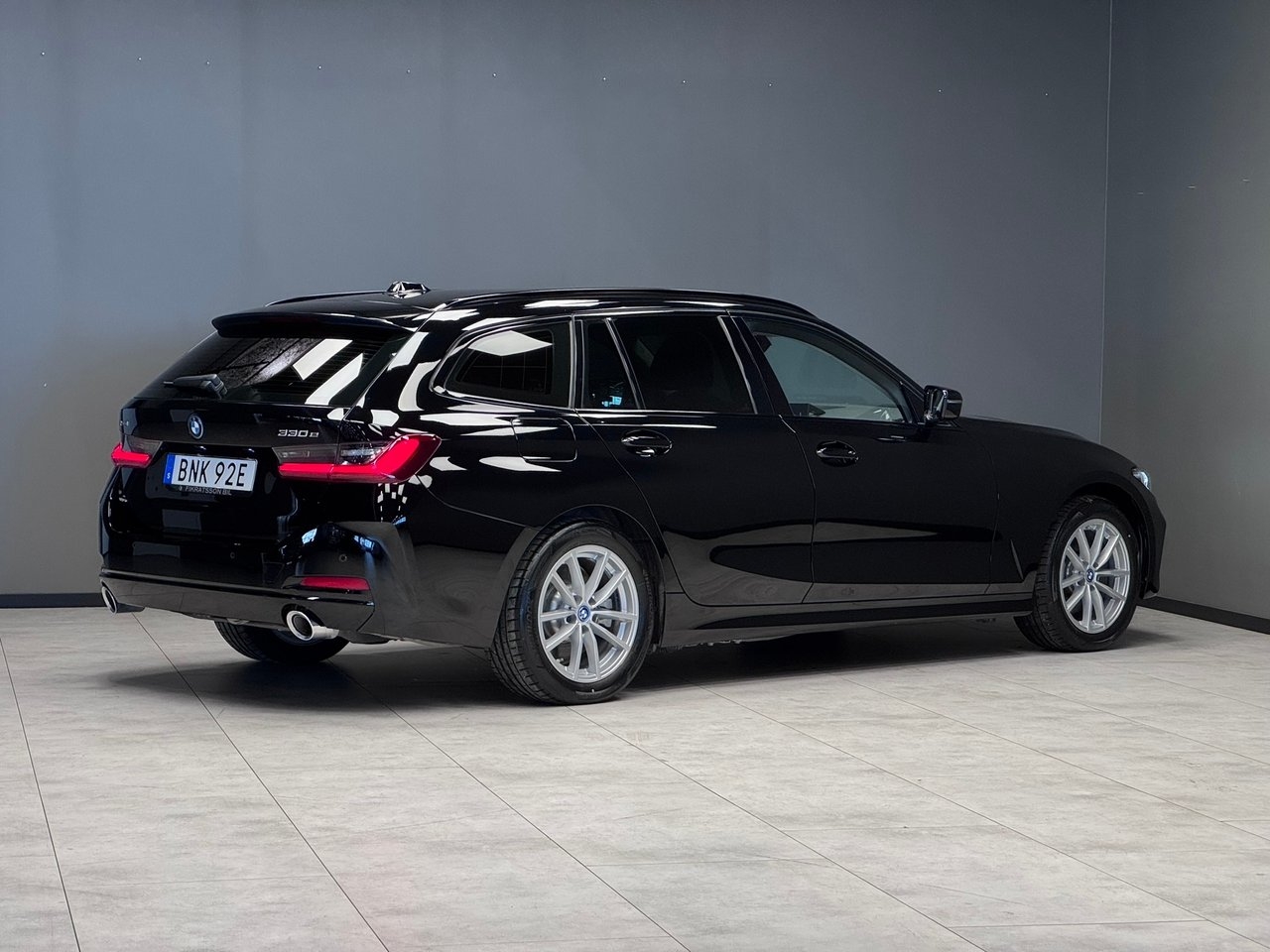 BMW 330 e xDrive Touring / Drag 2024, bild 2/10