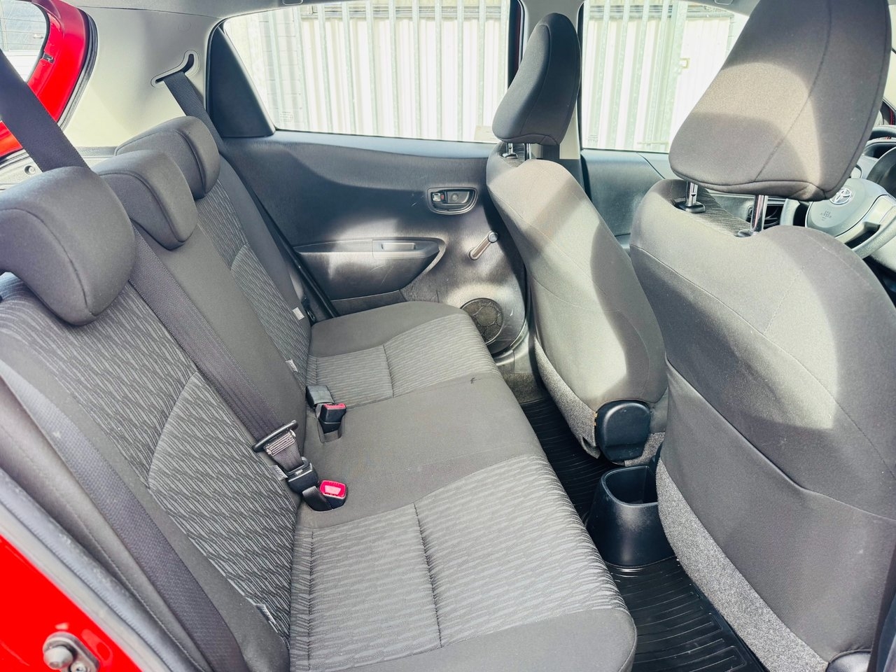 Toyota Yaris 1.0 2012, bild 6/10