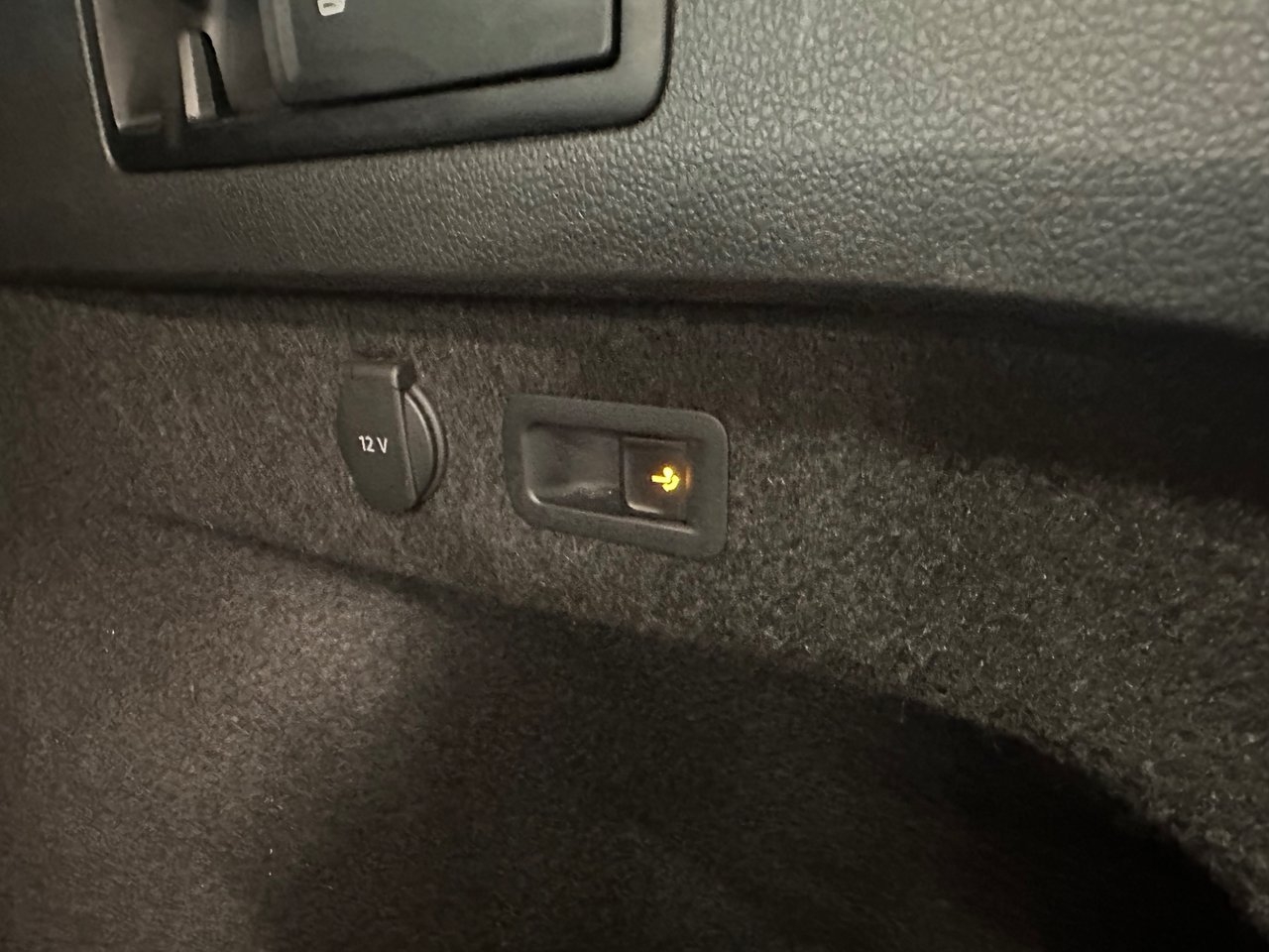Volkswagen Passat 2020, bild 6/10